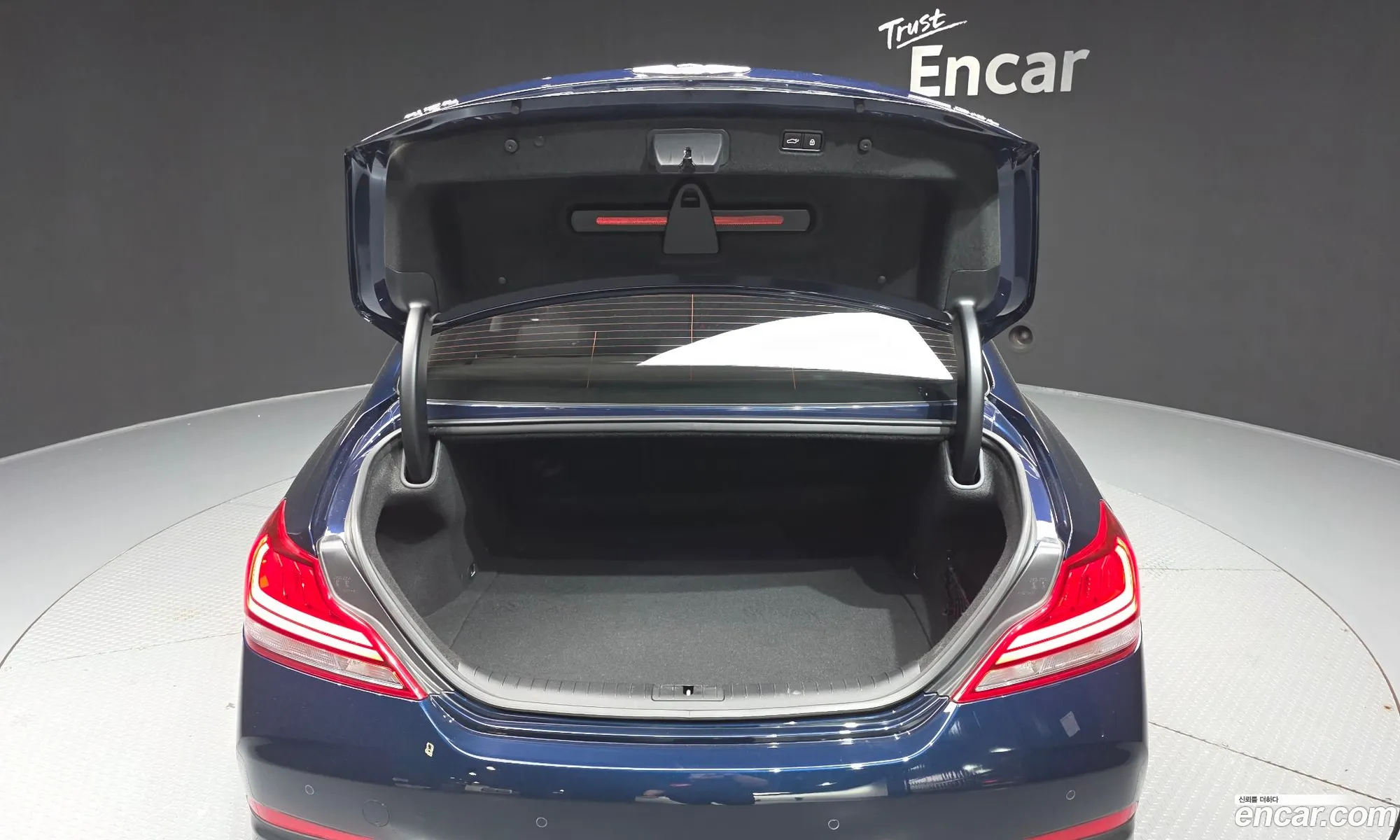 Genesis G70 2019 KMTG341ADLU060310 — 5