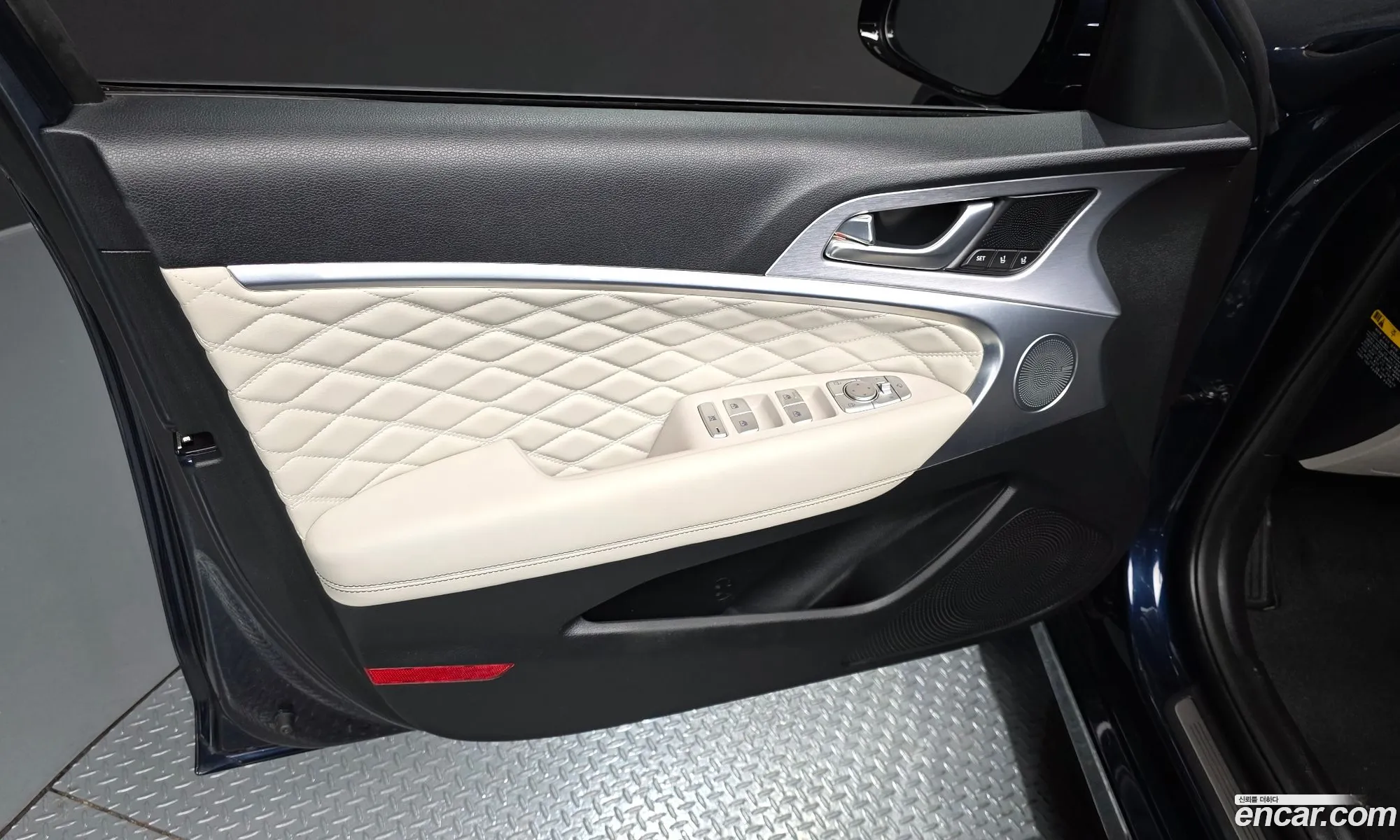 Genesis G70 2019 KMTG341ADLU060310 — 29