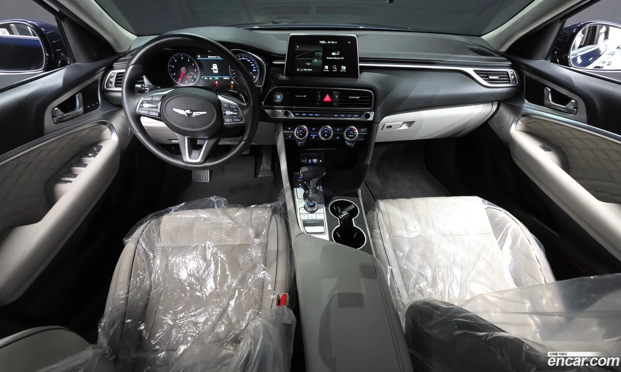 Genesis G70 2019 KMTG341ADLU060310 — 35