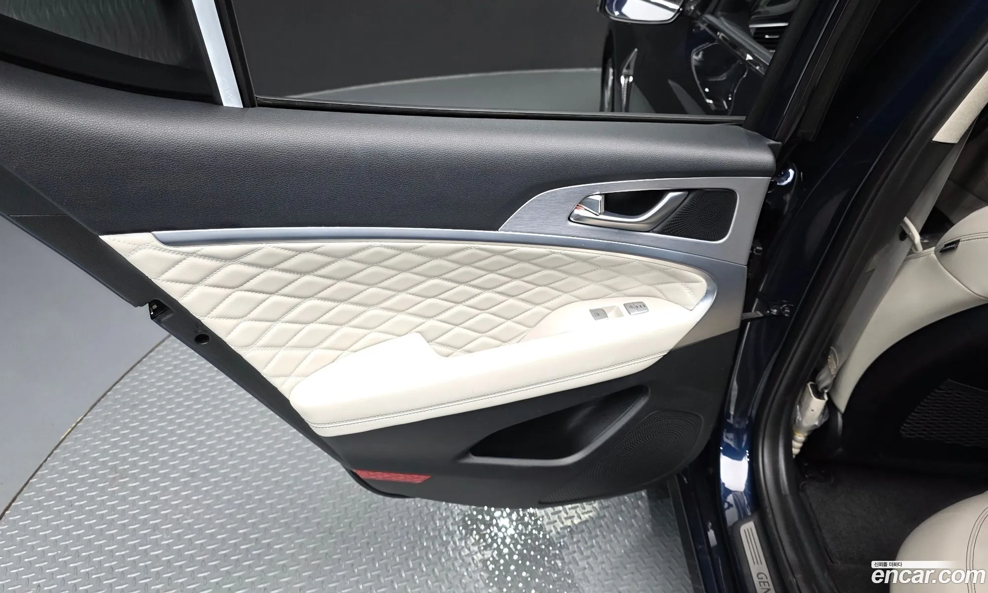 Genesis G70 2019 KMTG341ADLU060310 — 9