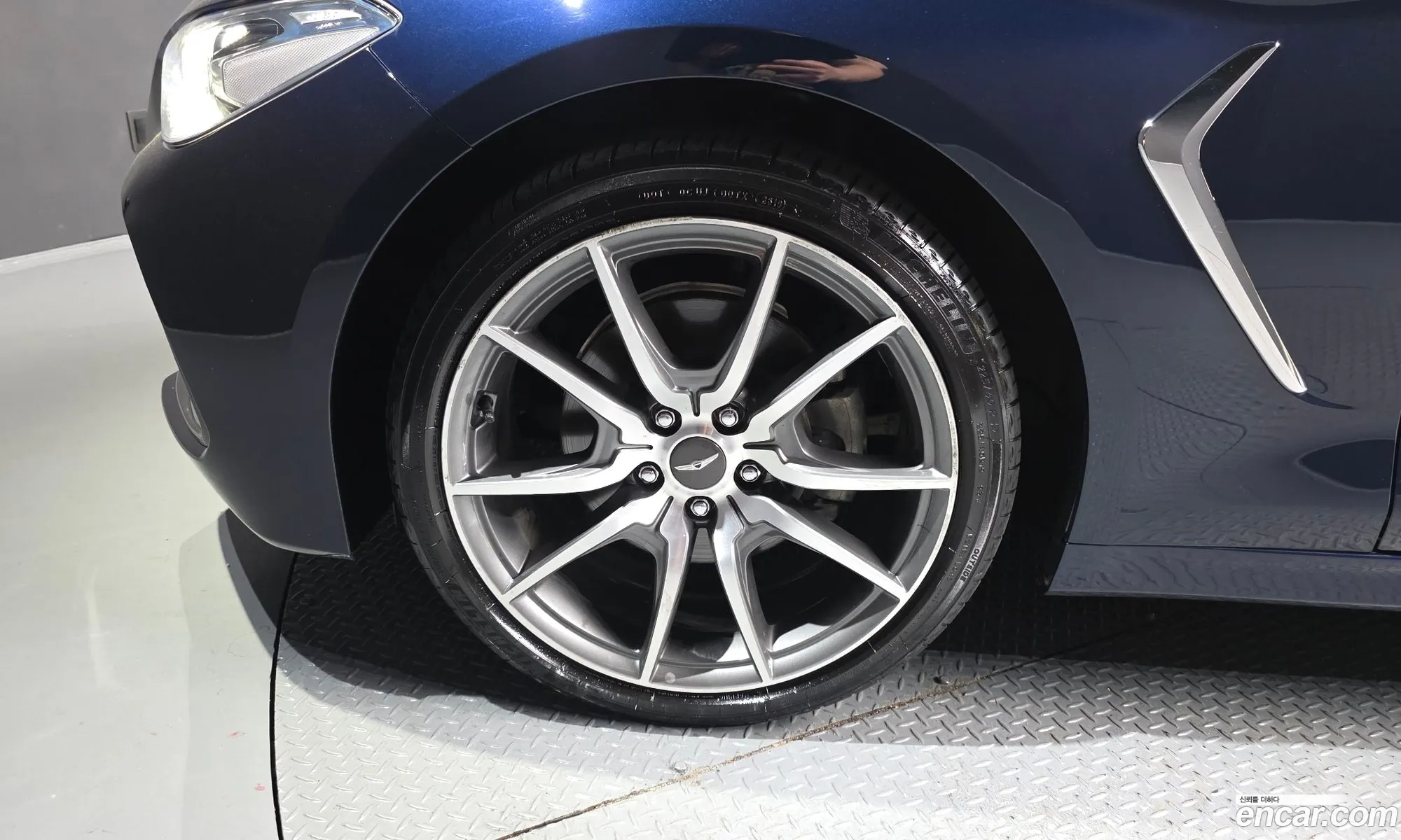 Genesis G70 2019 KMTG341ADLU060310 — 34