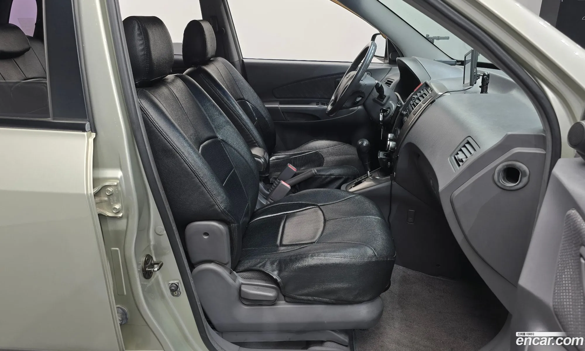 Hyundai Tucson 2005 KMHJM81VP5U130765 — 18