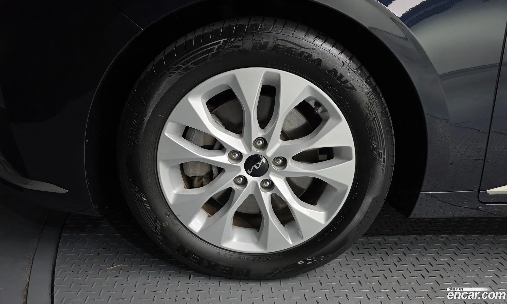 Kia K8 2021 KNAM241BBNA013221 — 2