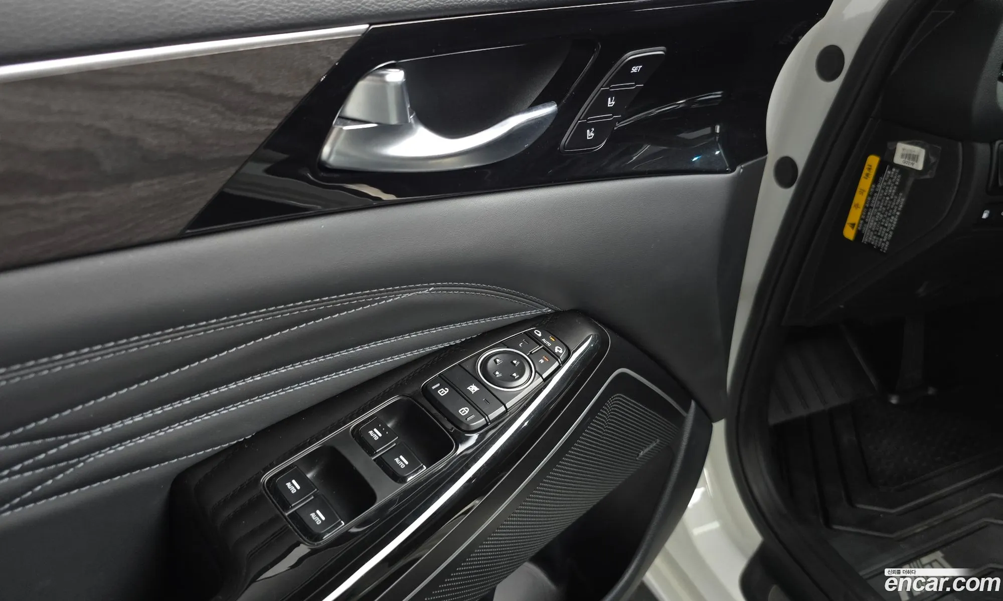 Kia K7 Premier Hybrid 2019 — 24