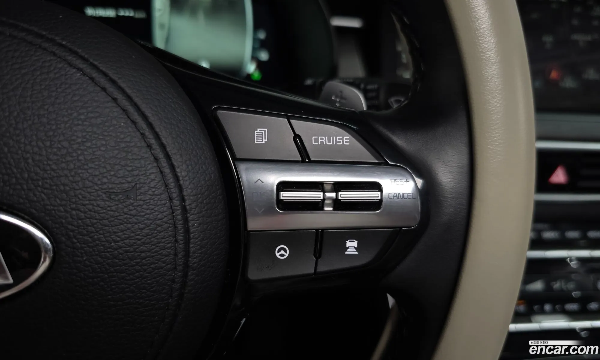 Kia K7 Premier Hybrid 2019 — 22