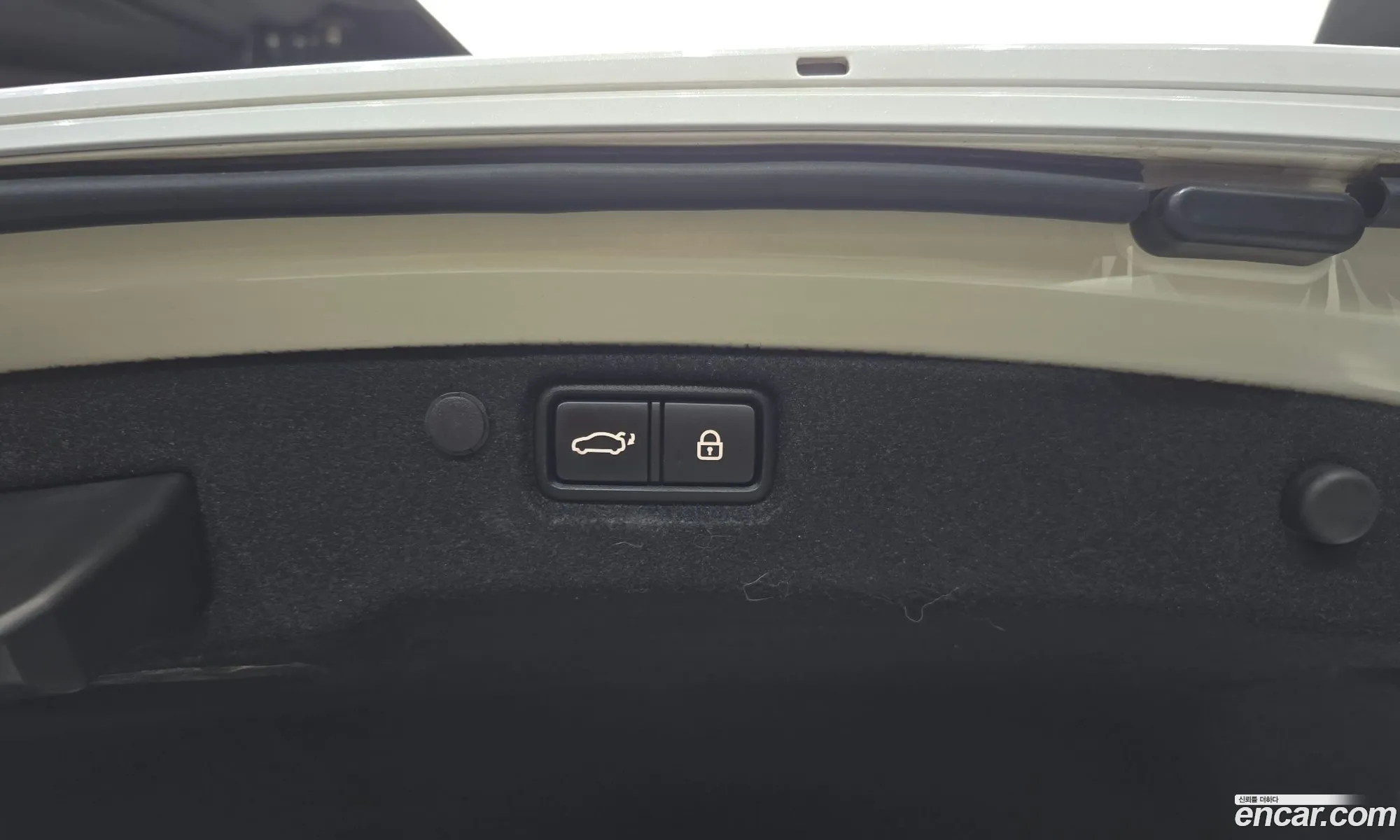 Kia K7 Premier Hybrid 2019 — 36