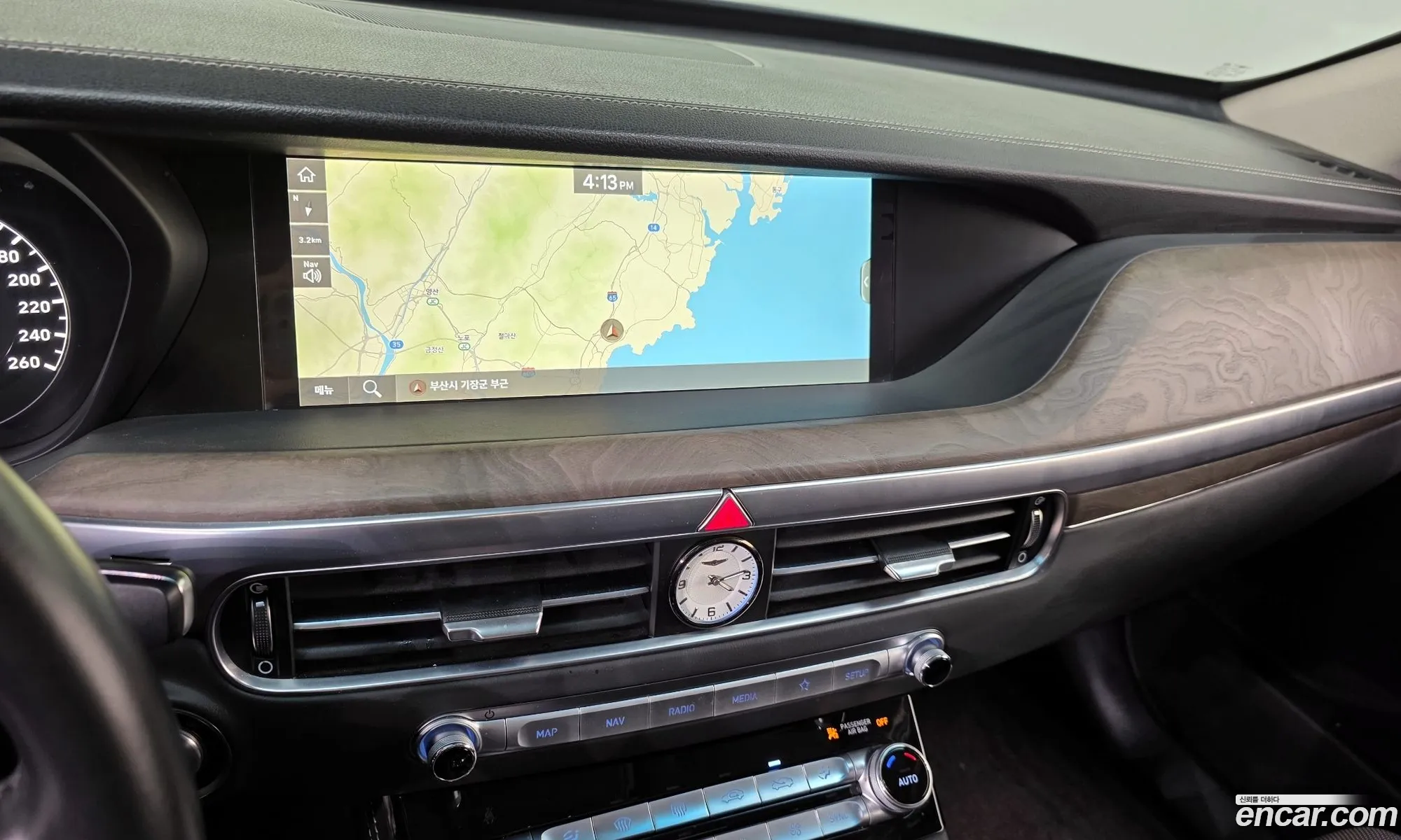 Genesis G90 2019 KMHG141DDKU063635 — 25