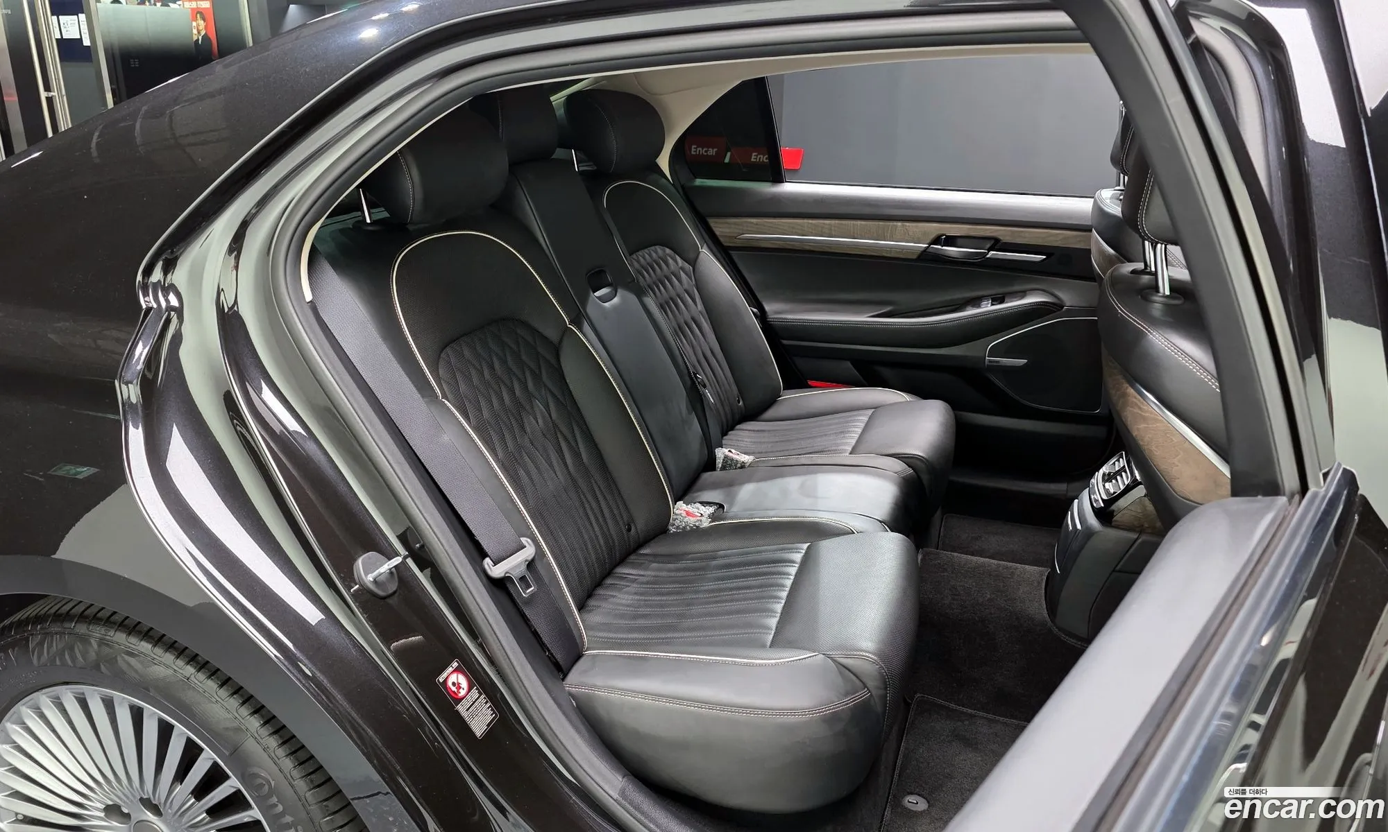 Genesis G90 2019 KMHG141DDKU063635 — 23