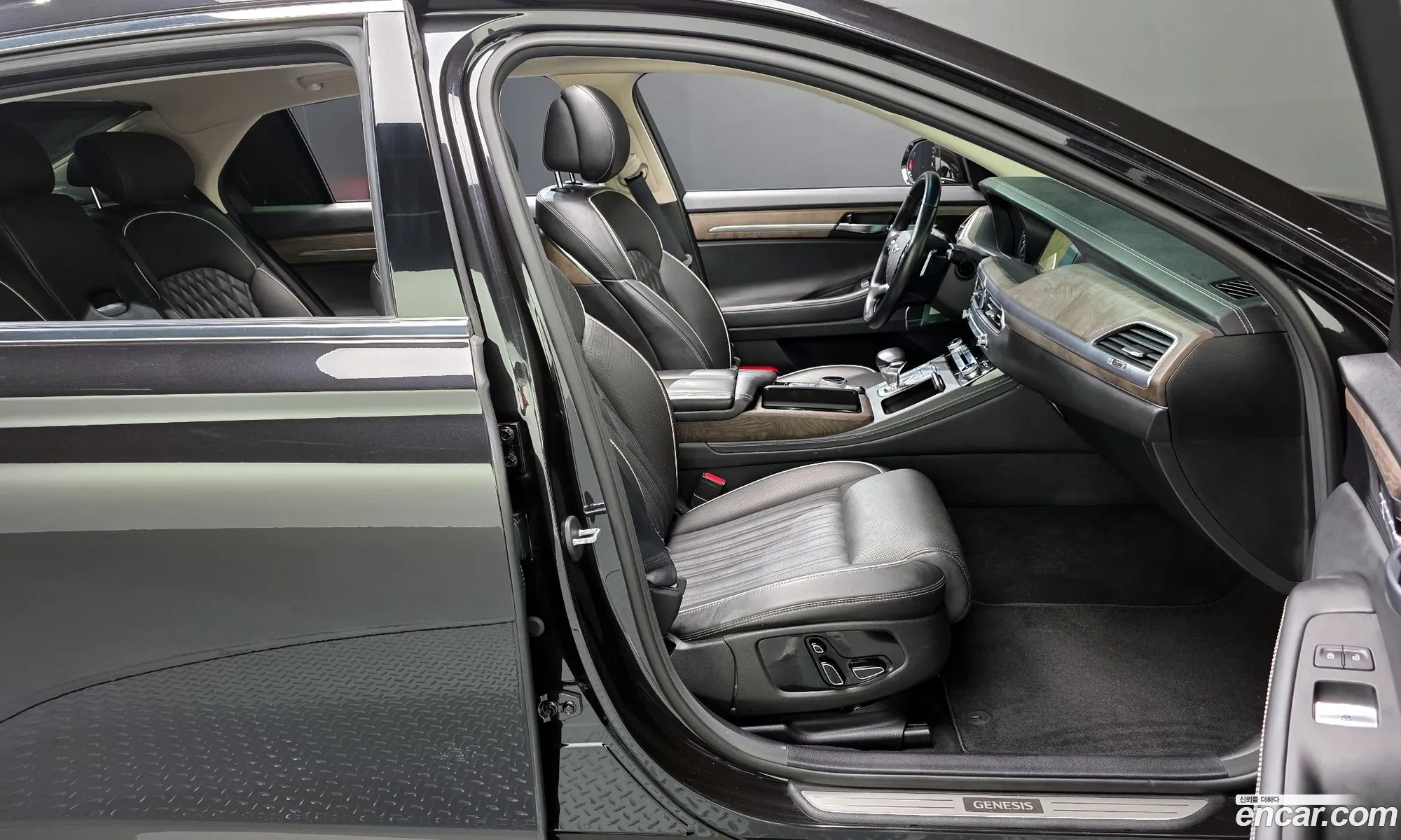 Genesis G90 2019 KMHG141DDKU063635 — 14