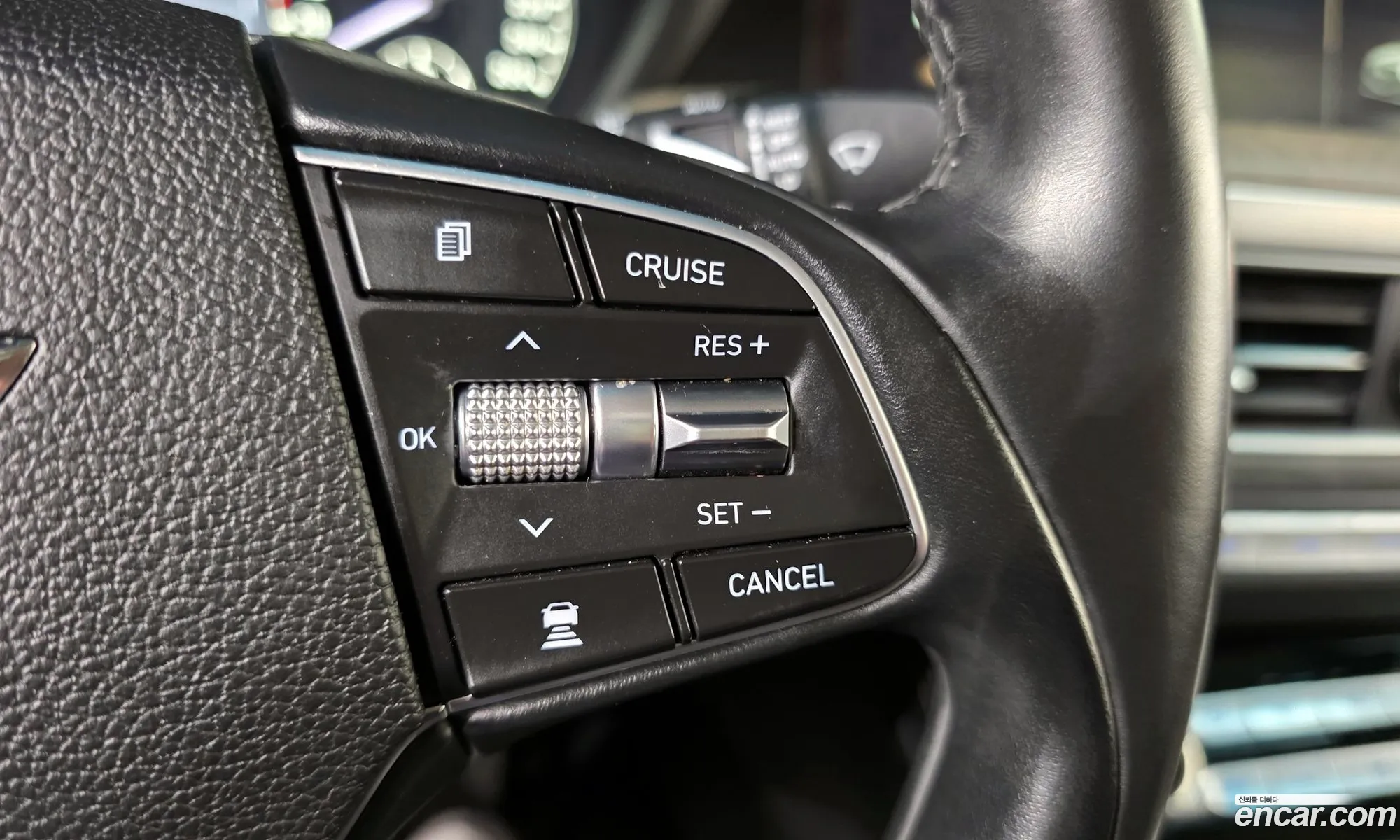 Genesis G90 2019 KMHG141DDKU063635 — 12