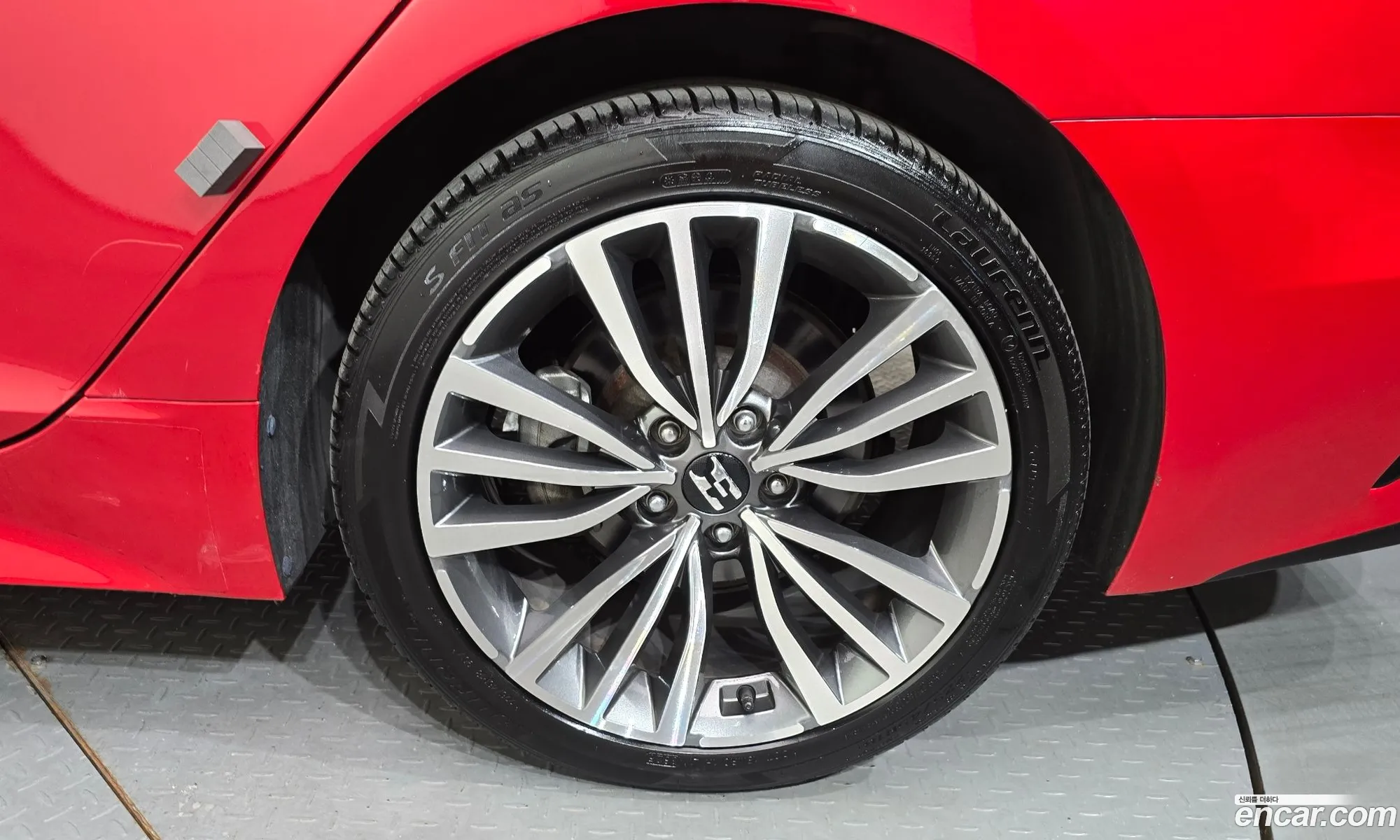 Kia Stinger 2018 — 11