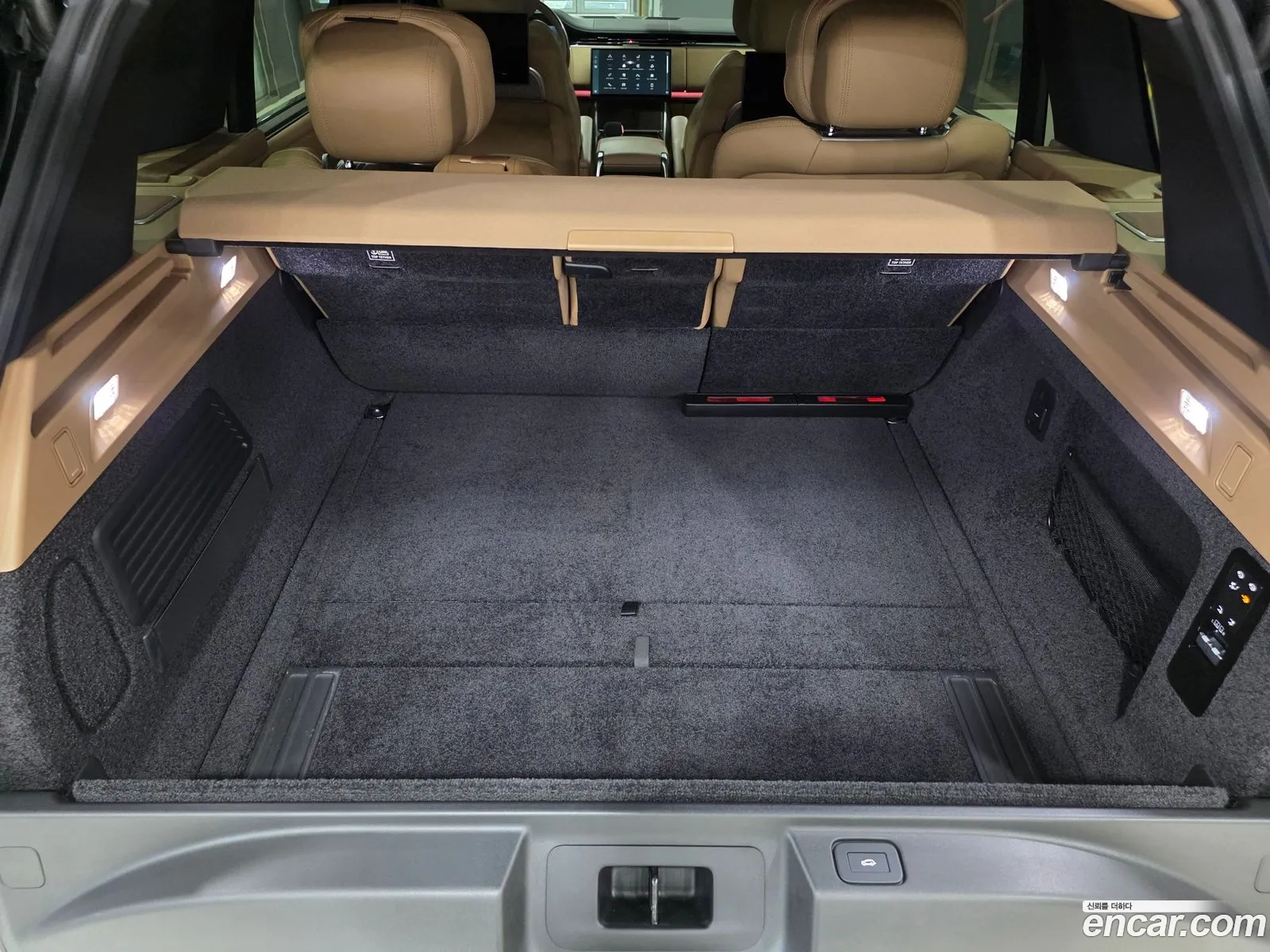 Land Rover Range Rover 2024 — 11