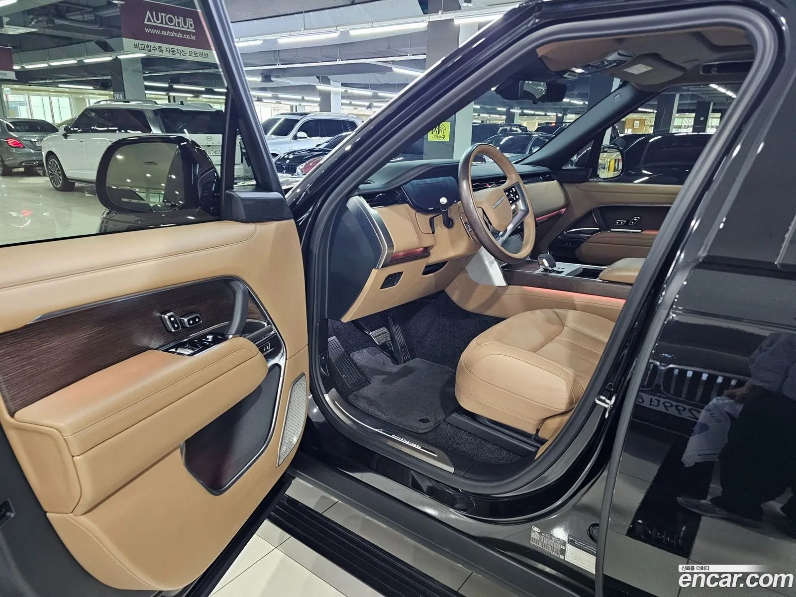 Land Rover Range Rover 2024 — 16