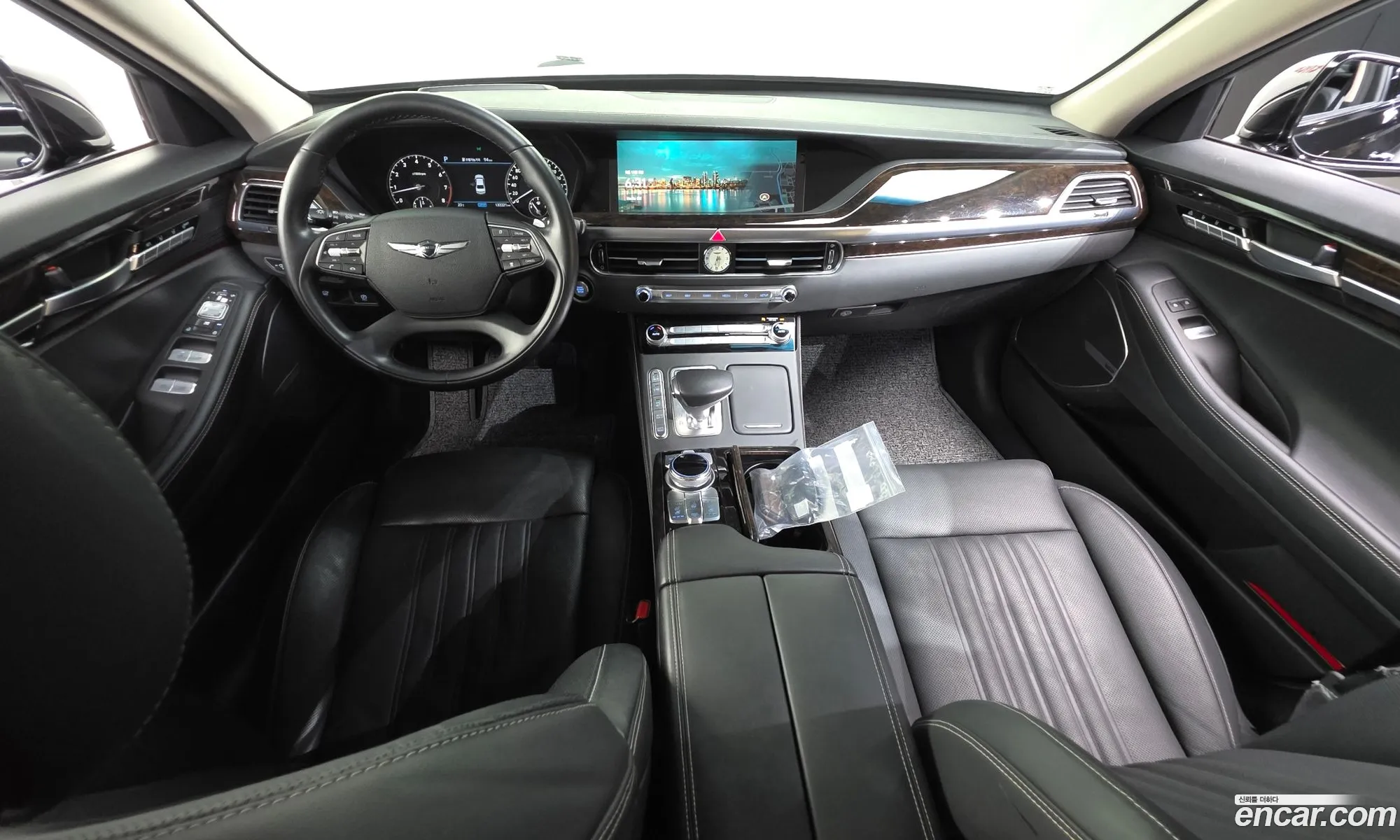 Genesis G90 2020 KMHG241DDMU083860 — 23