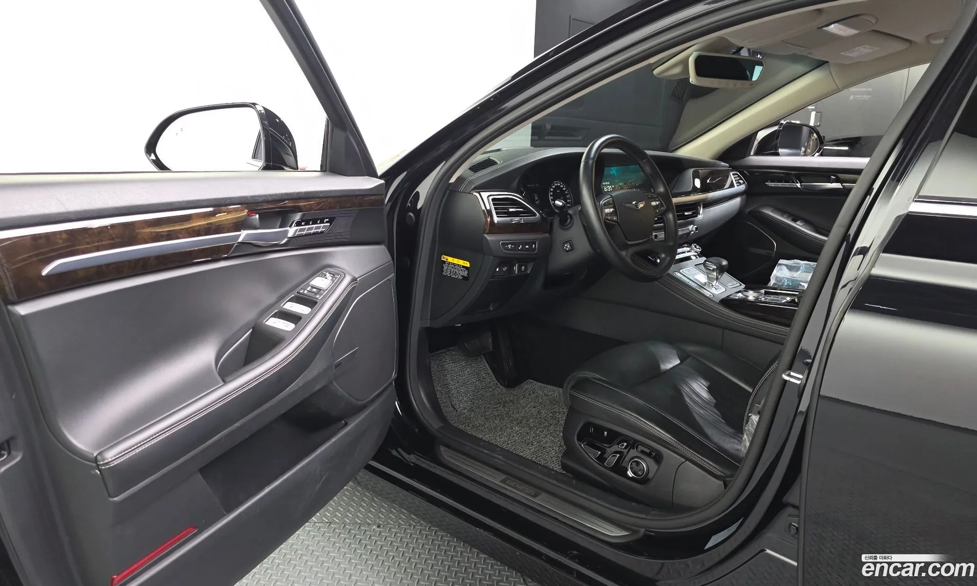 Genesis G90 2020 KMHG241DDMU083860 — 36