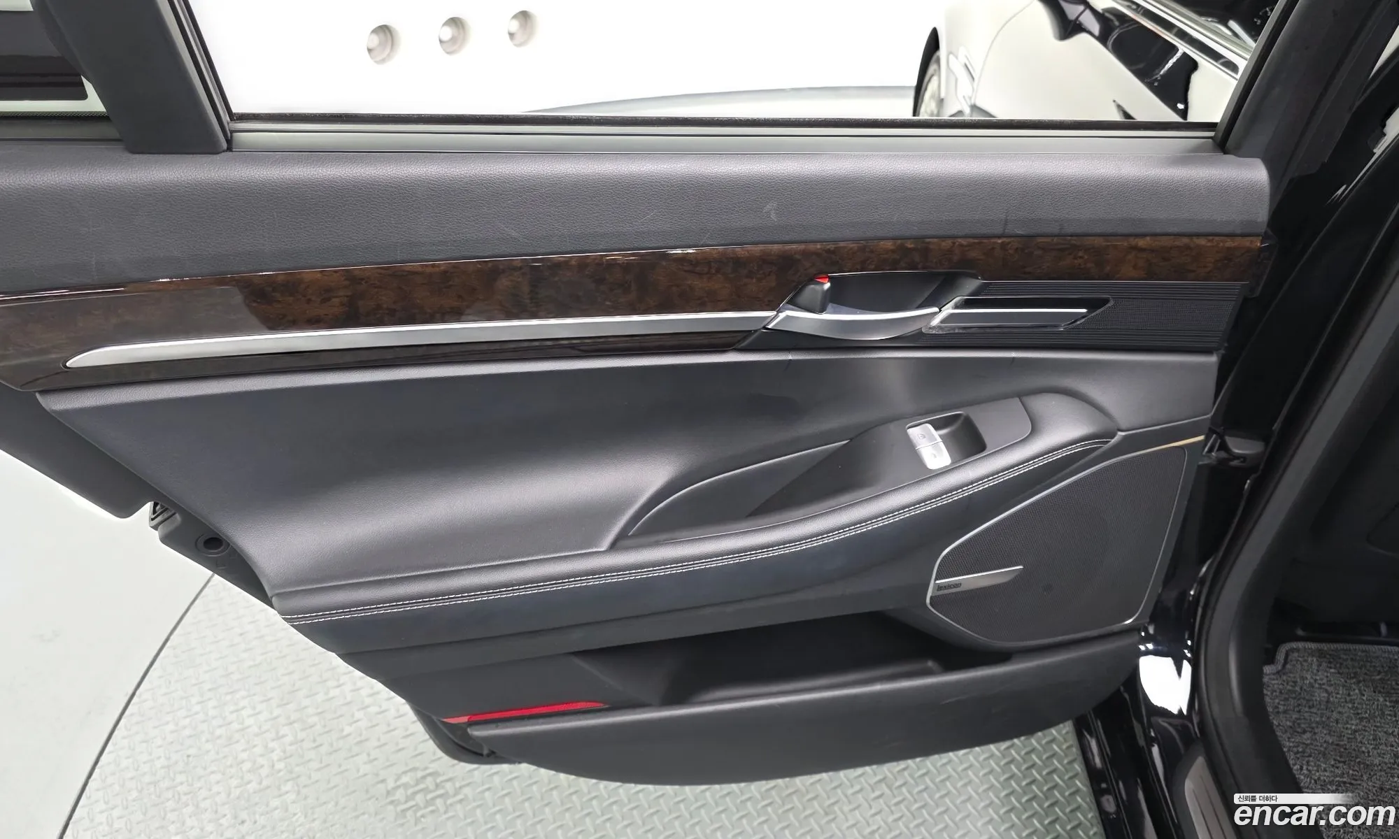 Genesis G90 2020 KMHG241DDMU083860 — 33