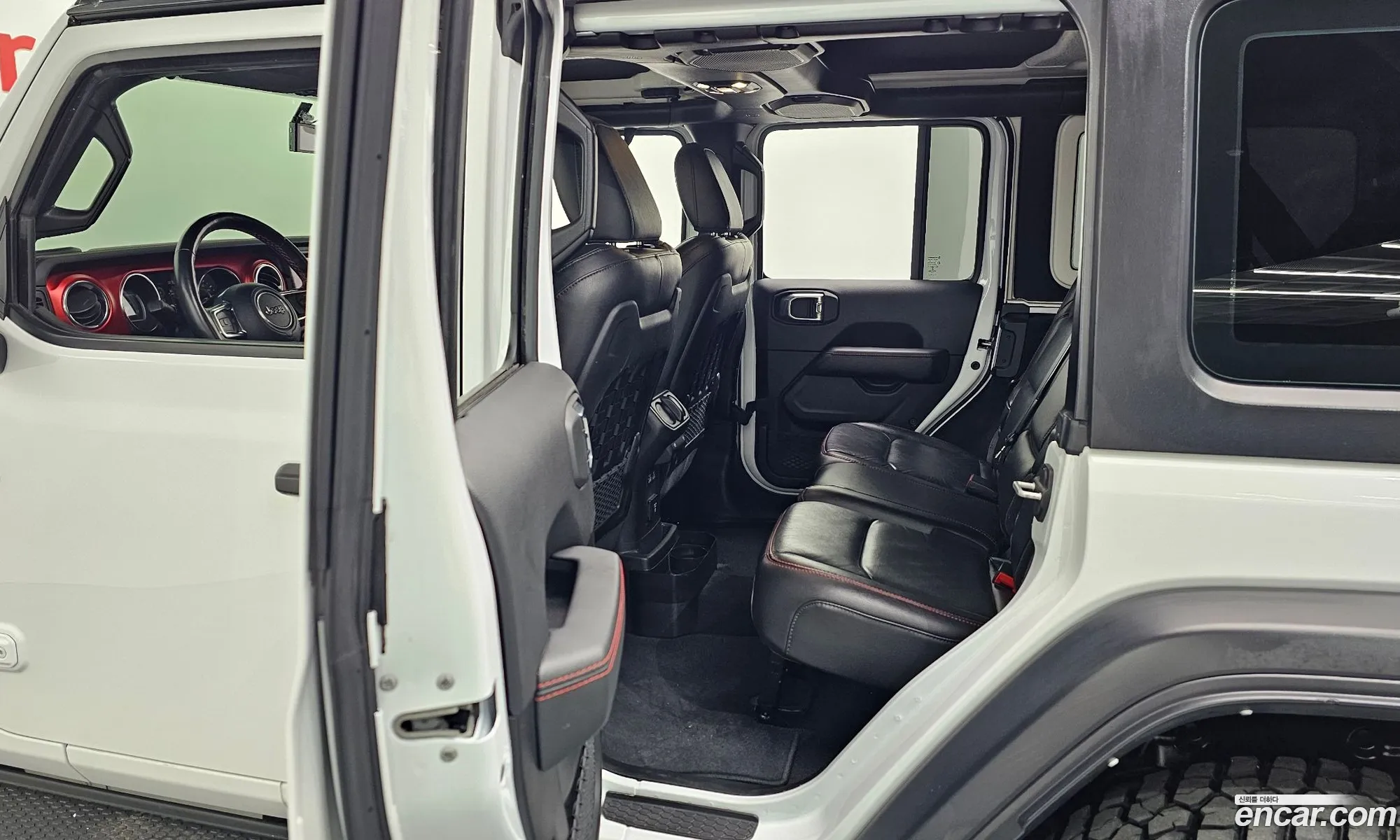 Jeep Wrangler 2021 — 16