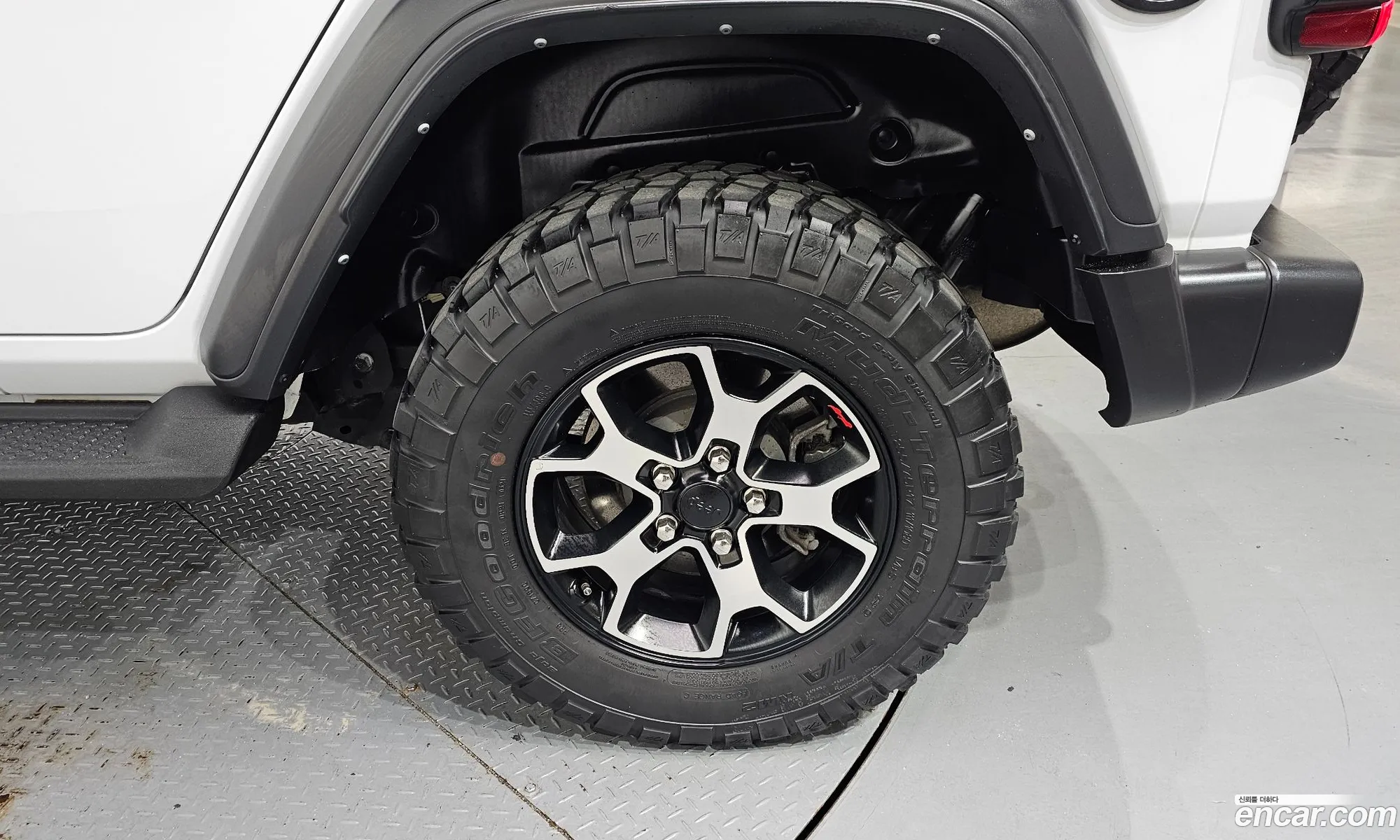 Jeep Wrangler 2021 — 17