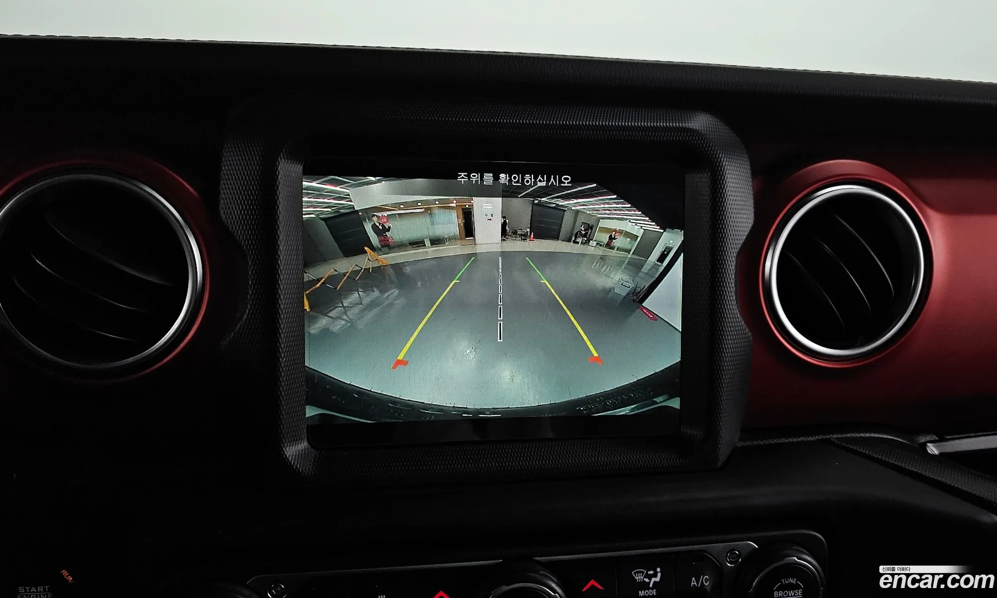 Jeep Wrangler 2021 — 4