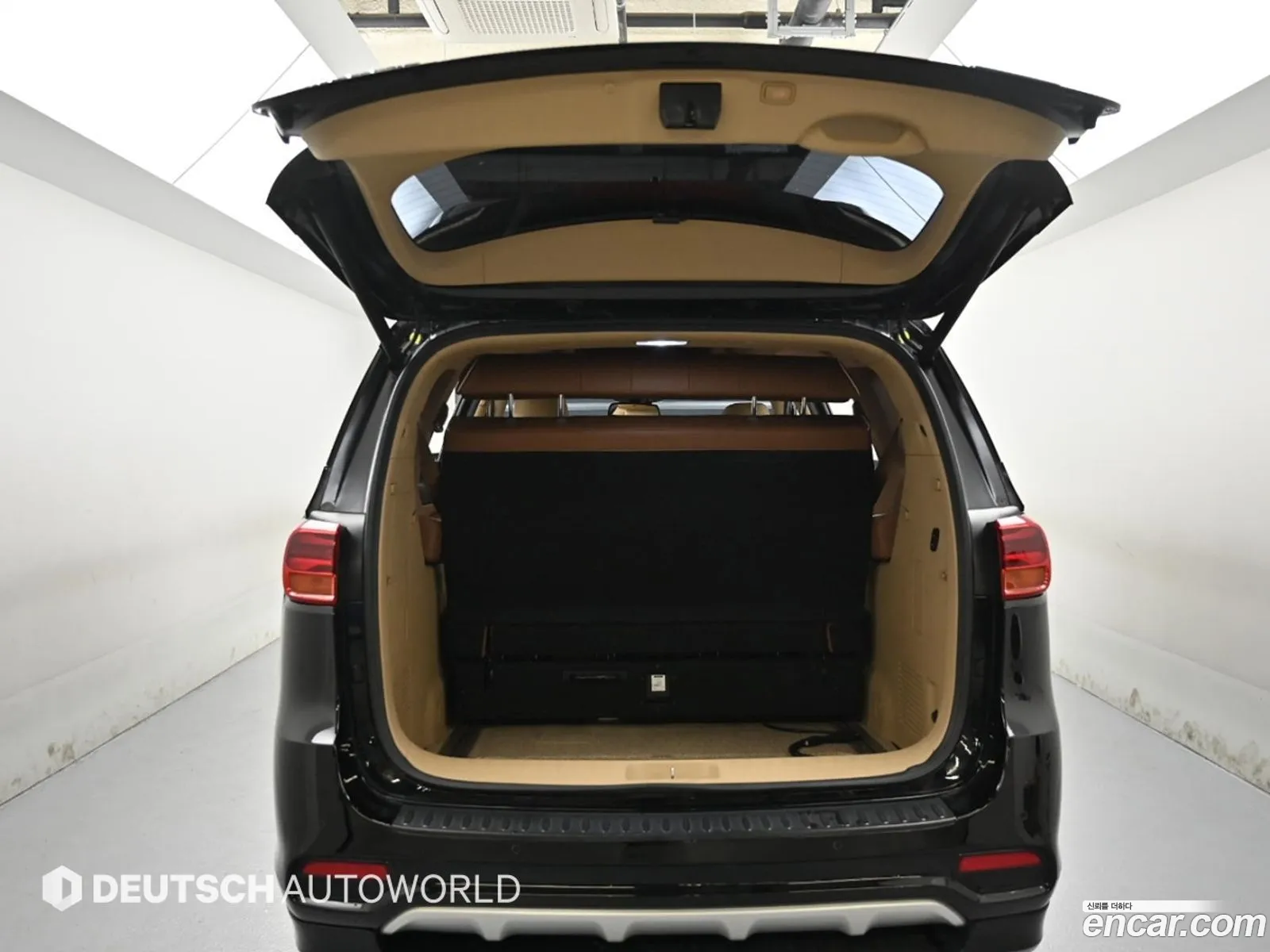Kia Carnival 2019 — 10