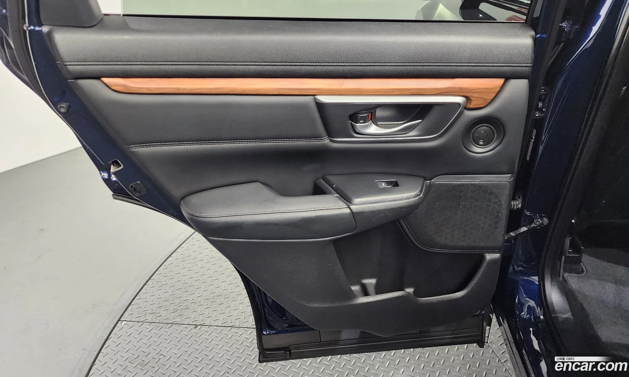 Honda CR-V 2019 5J6RW1870KL520124 — 7
