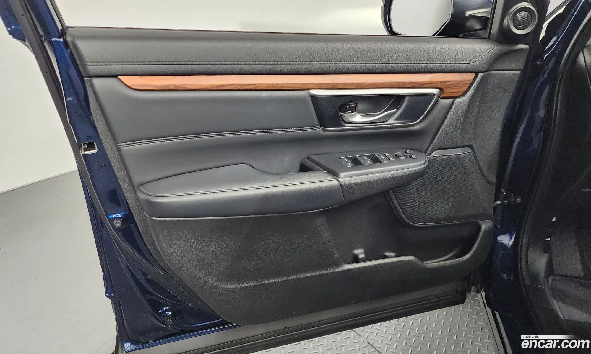 Honda CR-V 2019 5J6RW1870KL520124 — 2