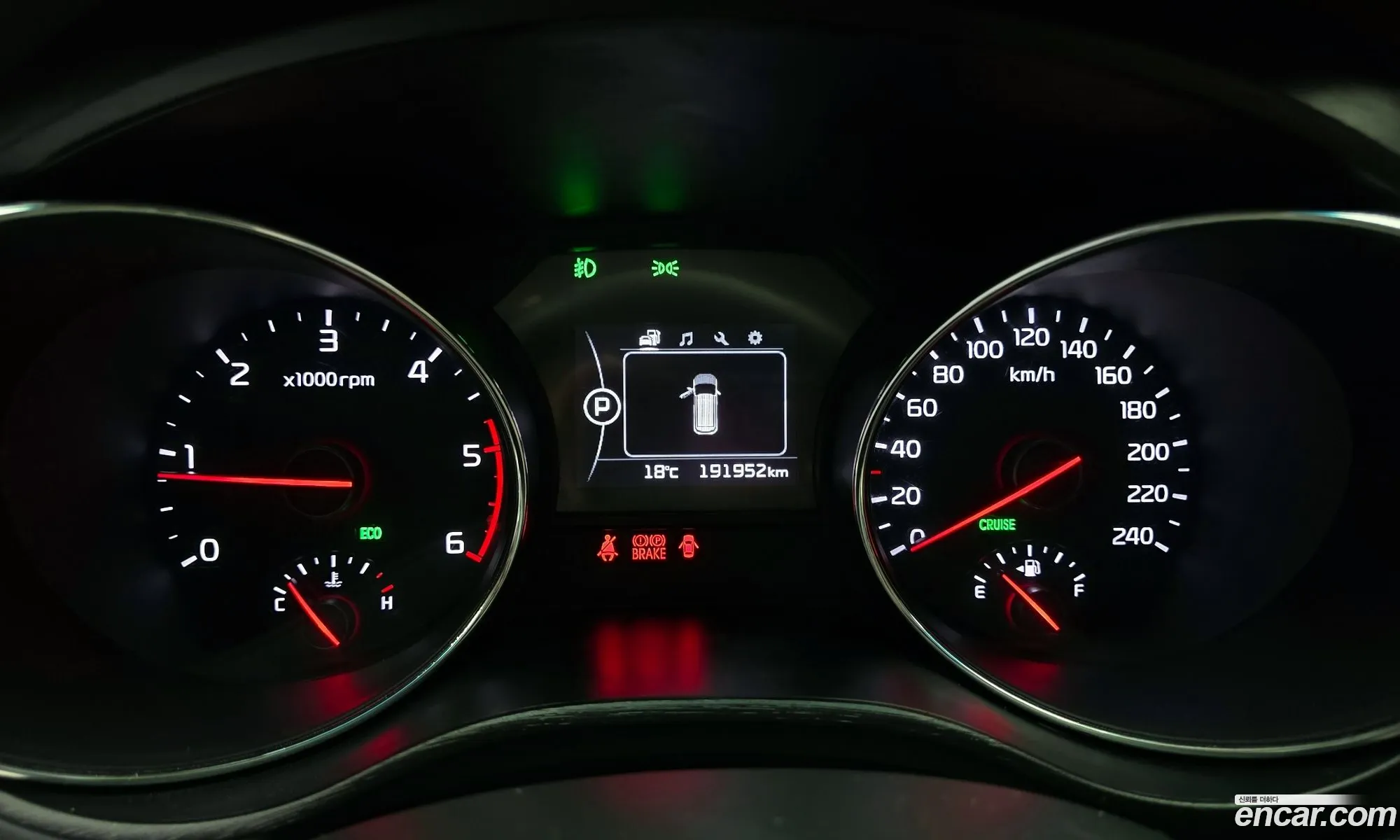 Kia Carnival 2017 KNAMB81ABJS369437 — 11