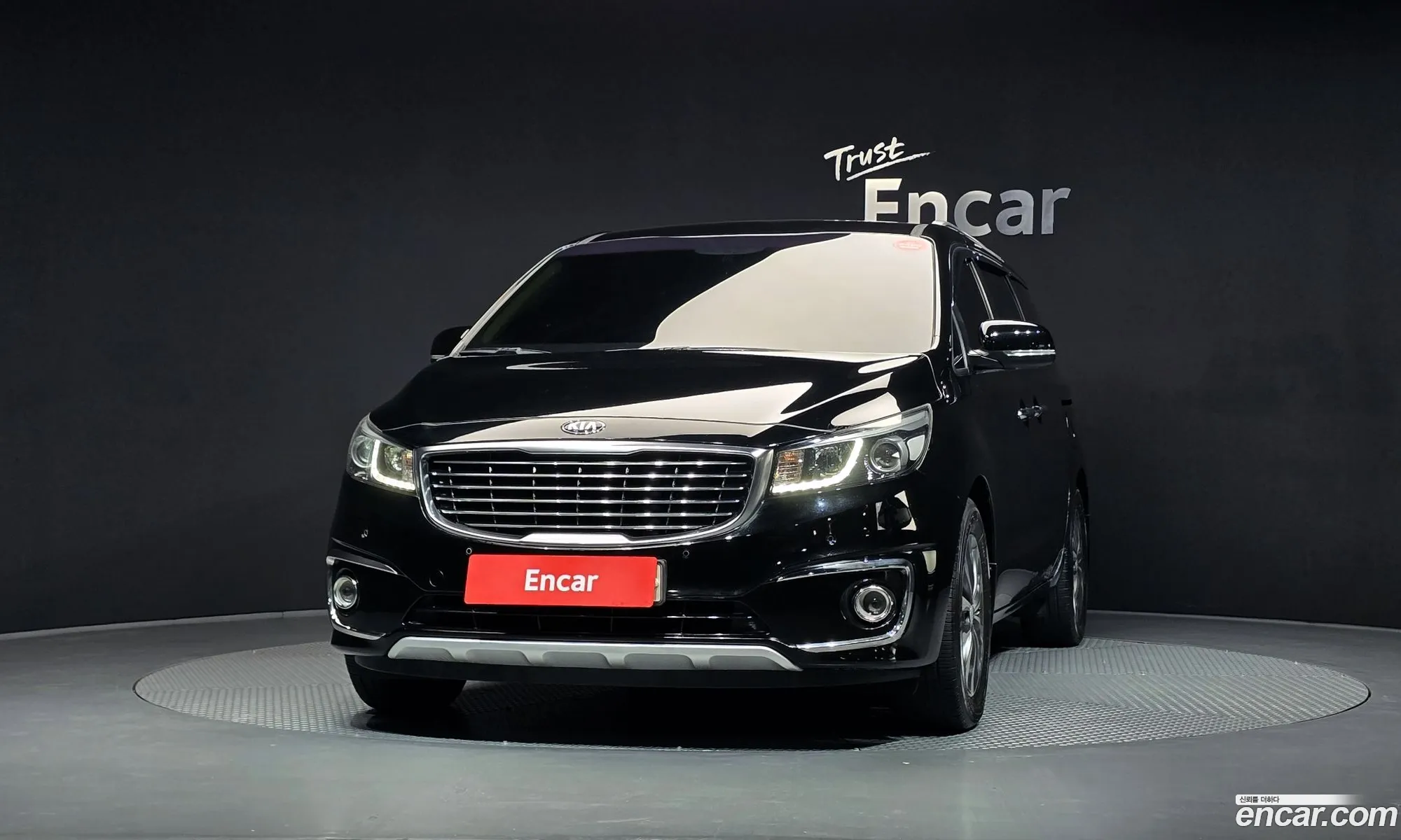 Kia Carnival 2017 KNAMB81ABJS369437 — 10