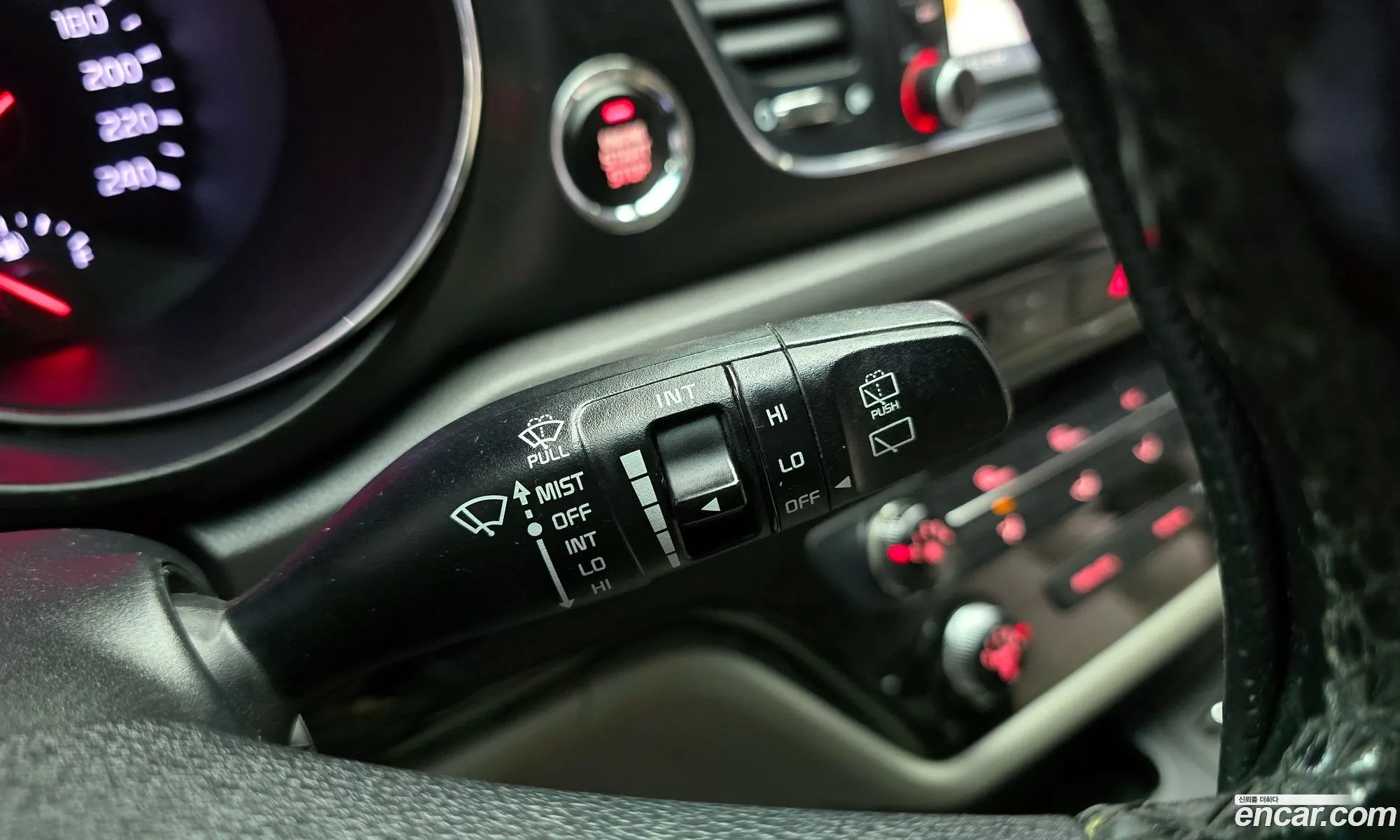 Kia Carnival 2017 KNAMB81ABJS369437 — 5