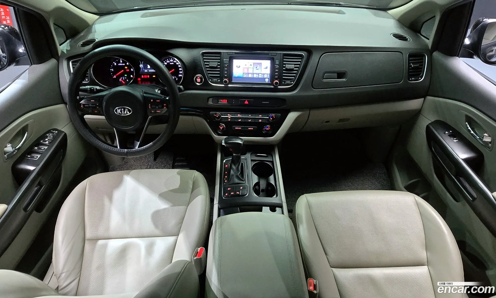 Kia Carnival 2017 KNAMB81ABJS369437 — 16