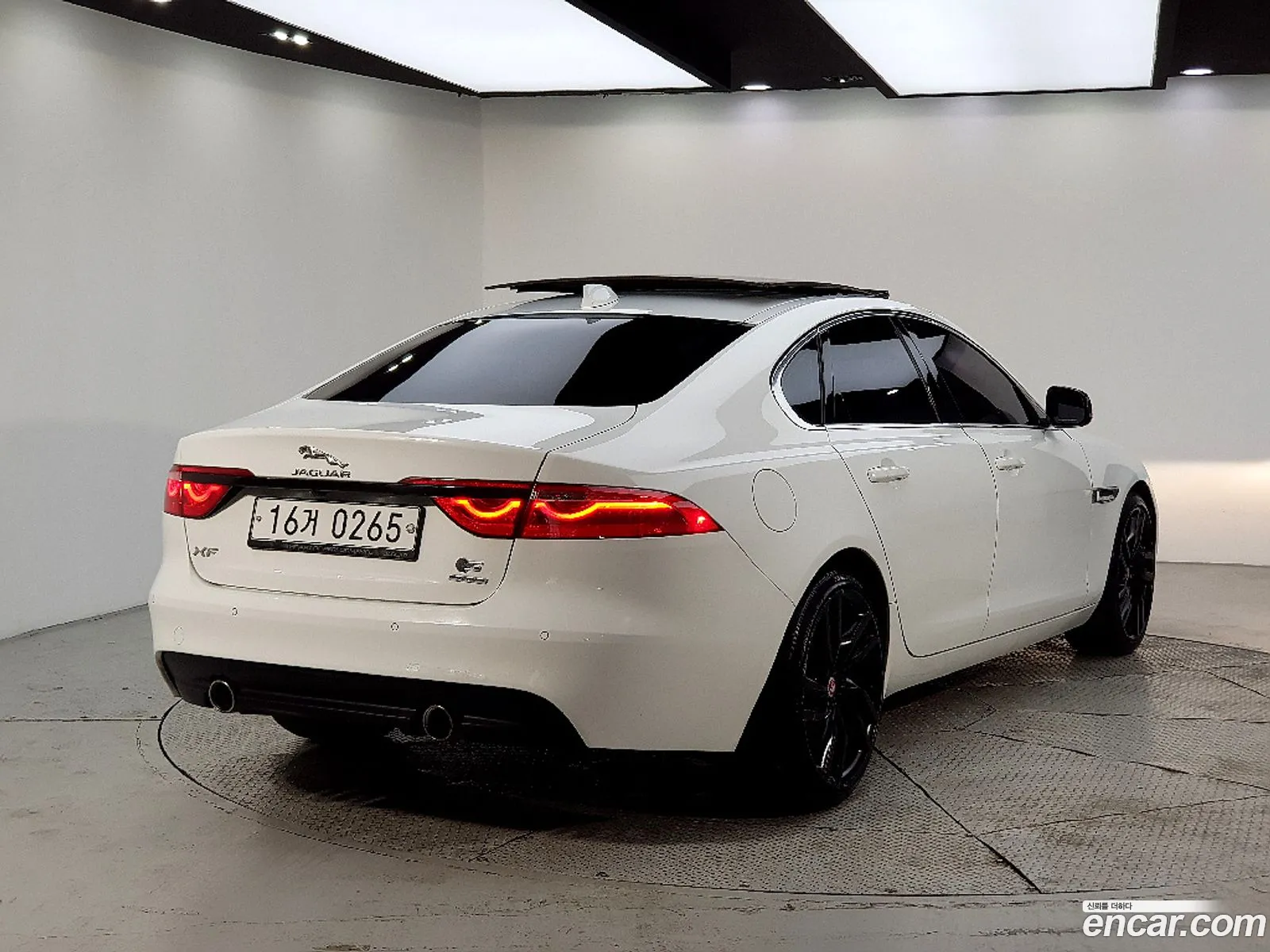 Jaguar XF 2016 — 20