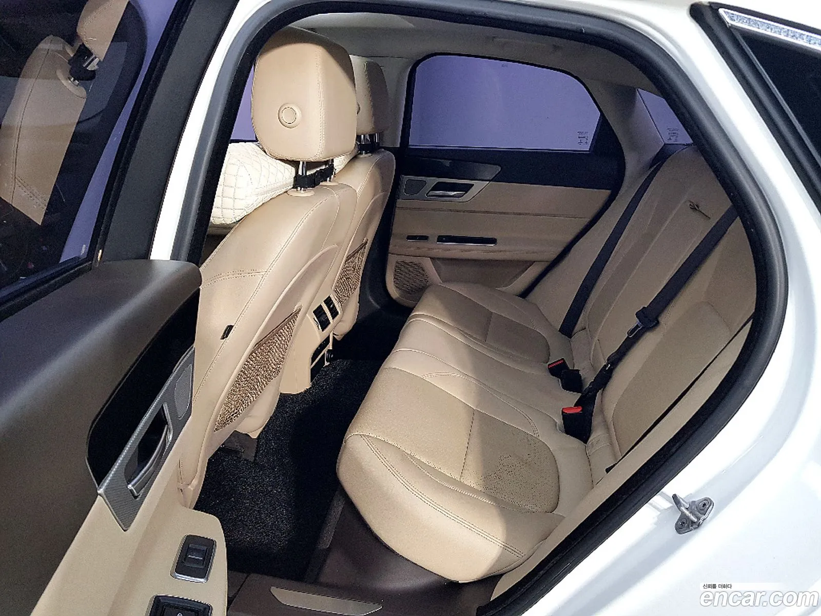 Jaguar XF 2016 — 10