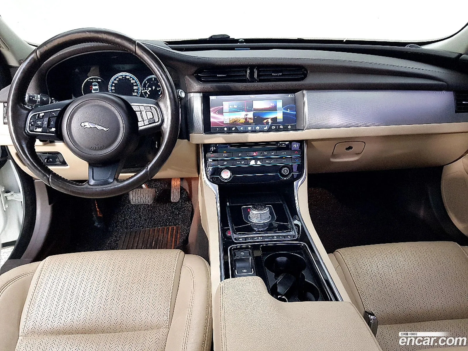Jaguar XF 2016 — 17