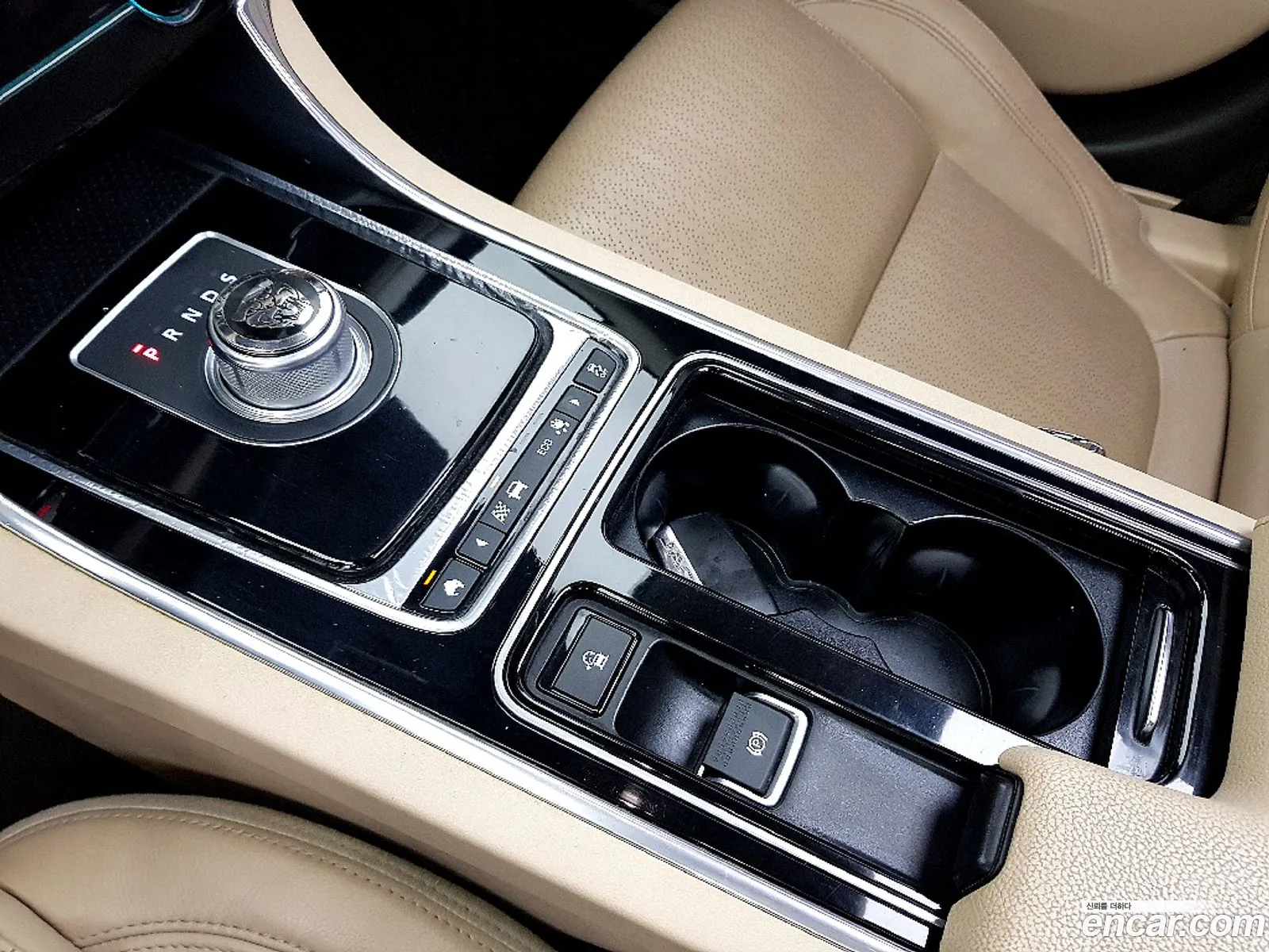 Jaguar XF 2016 — 11