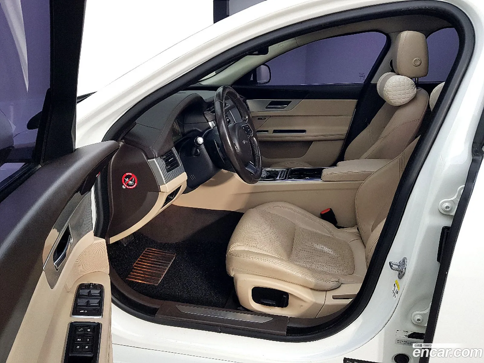 Jaguar XF 2016 — 12