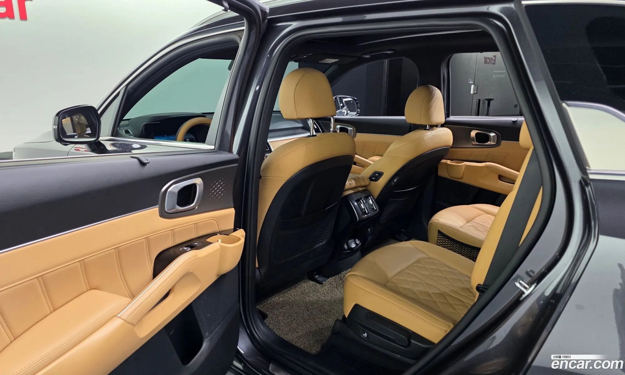 Kia Sorento 2020 KNARF81GBMA000854 — 4
