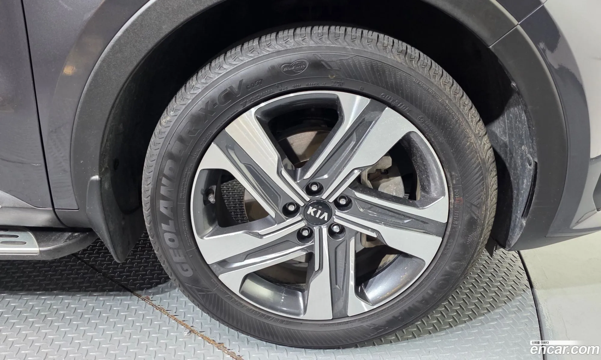 Kia Sorento 2020 KNARF81GBMA000854 — 17
