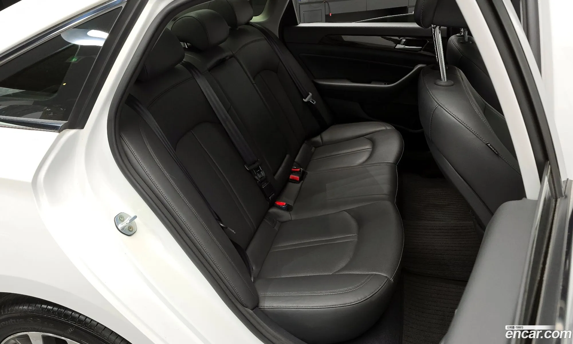Hyundai LF Sonata 2014 — 29