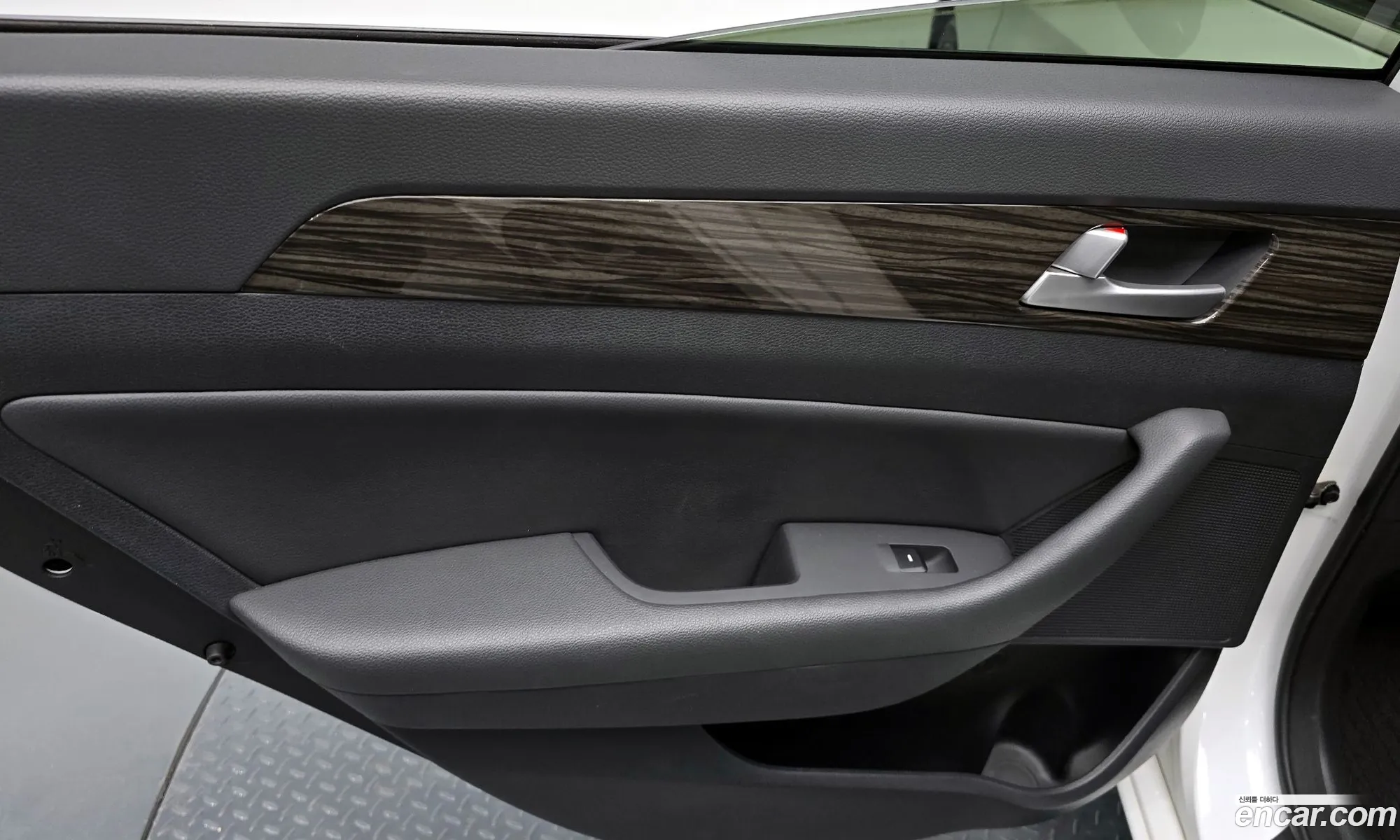 Hyundai LF Sonata 2014 — 18