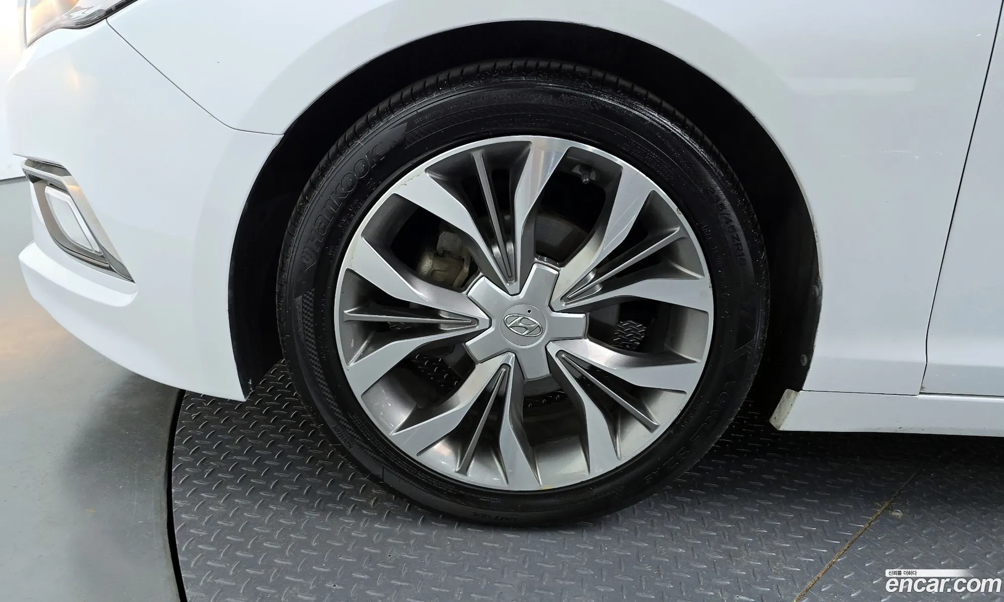 Hyundai LF Sonata 2014 — 27