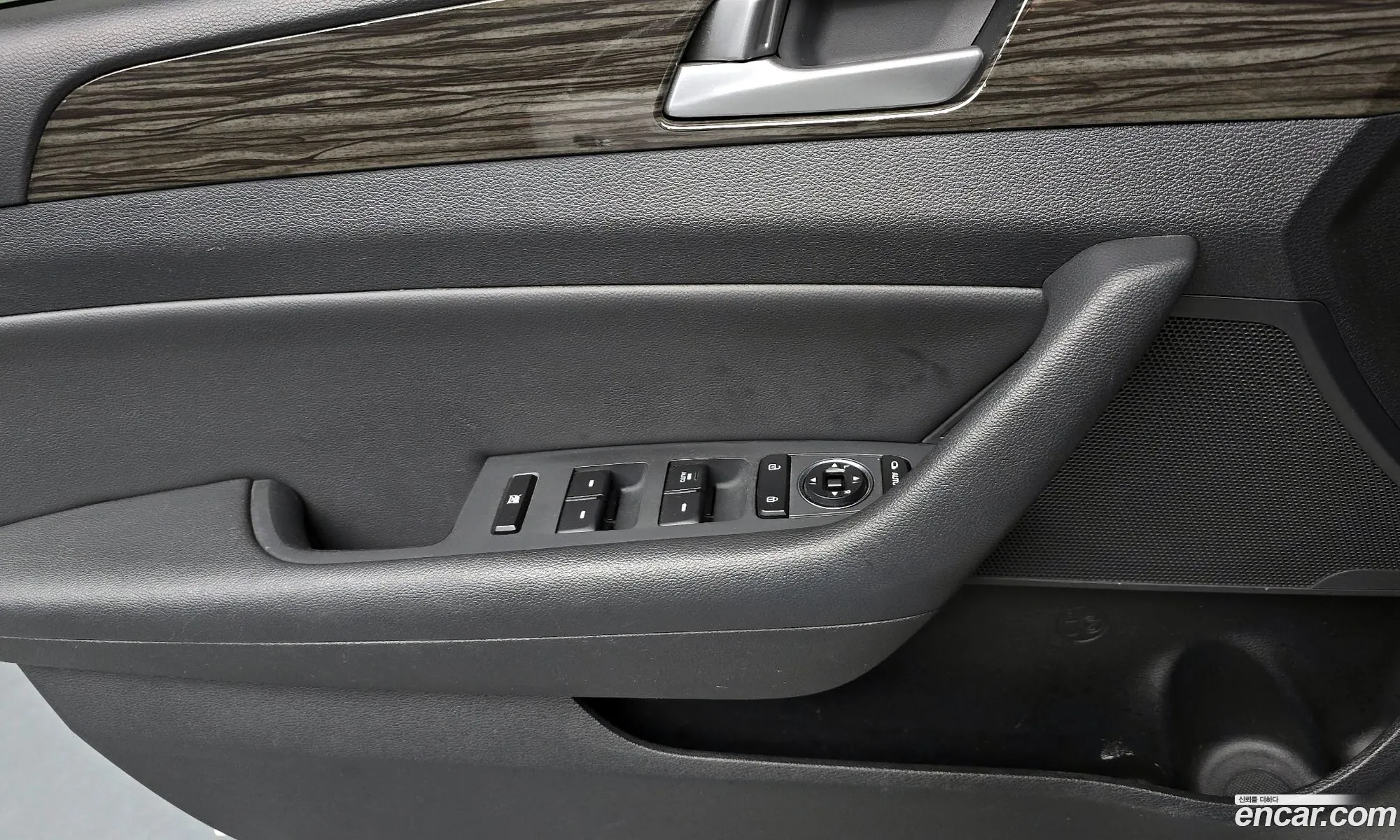 Hyundai LF Sonata 2014 — 11