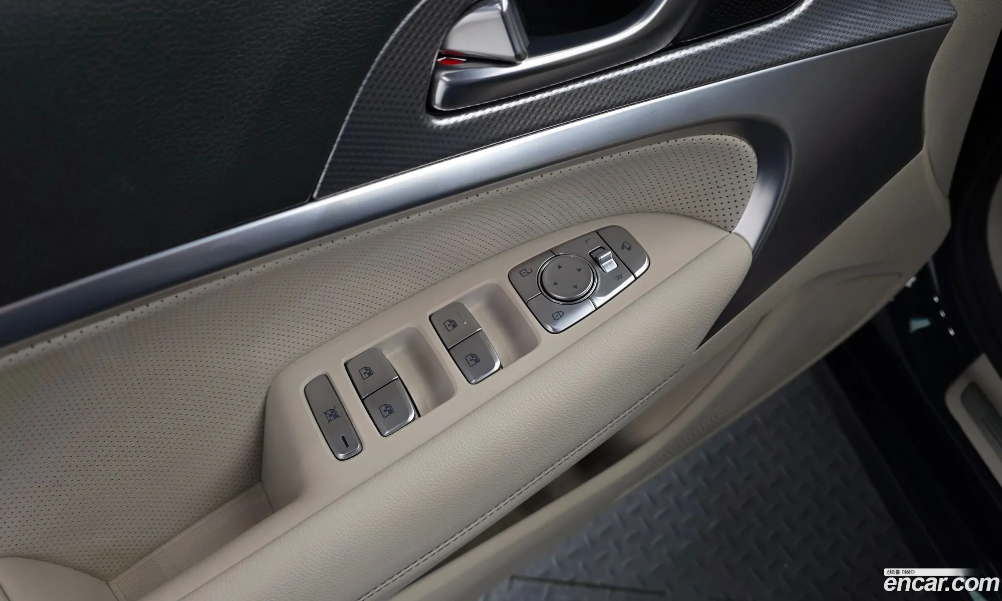 Genesis G70 2021 KMTG341ABMU088877 — 11