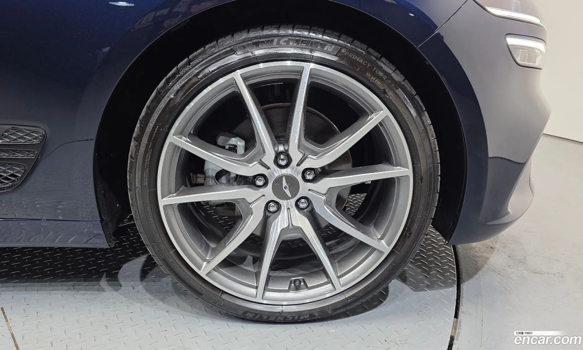 Genesis G70 2021 KMTG341ABMU088877 — 10