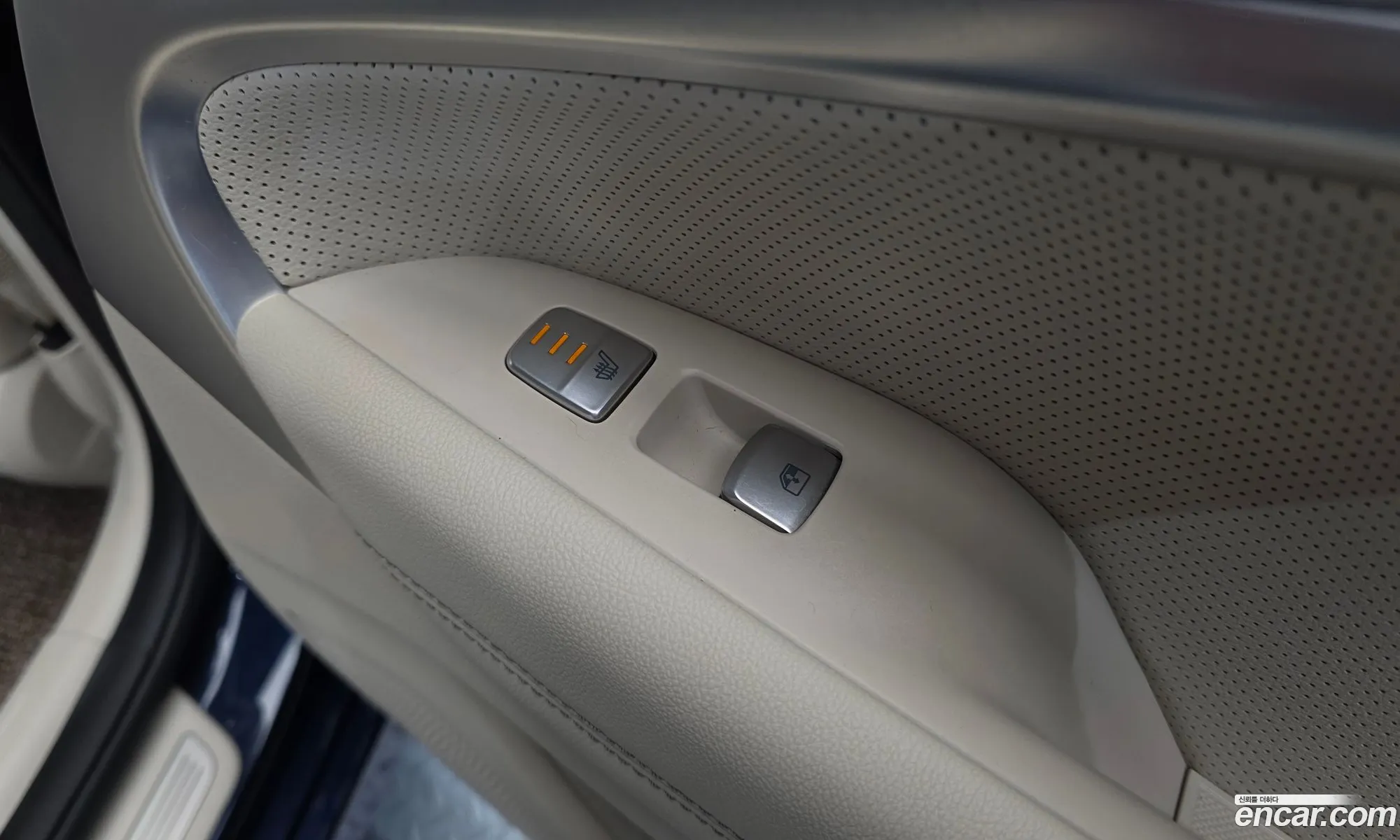 Genesis G70 2021 KMTG341ABMU088877 — 28
