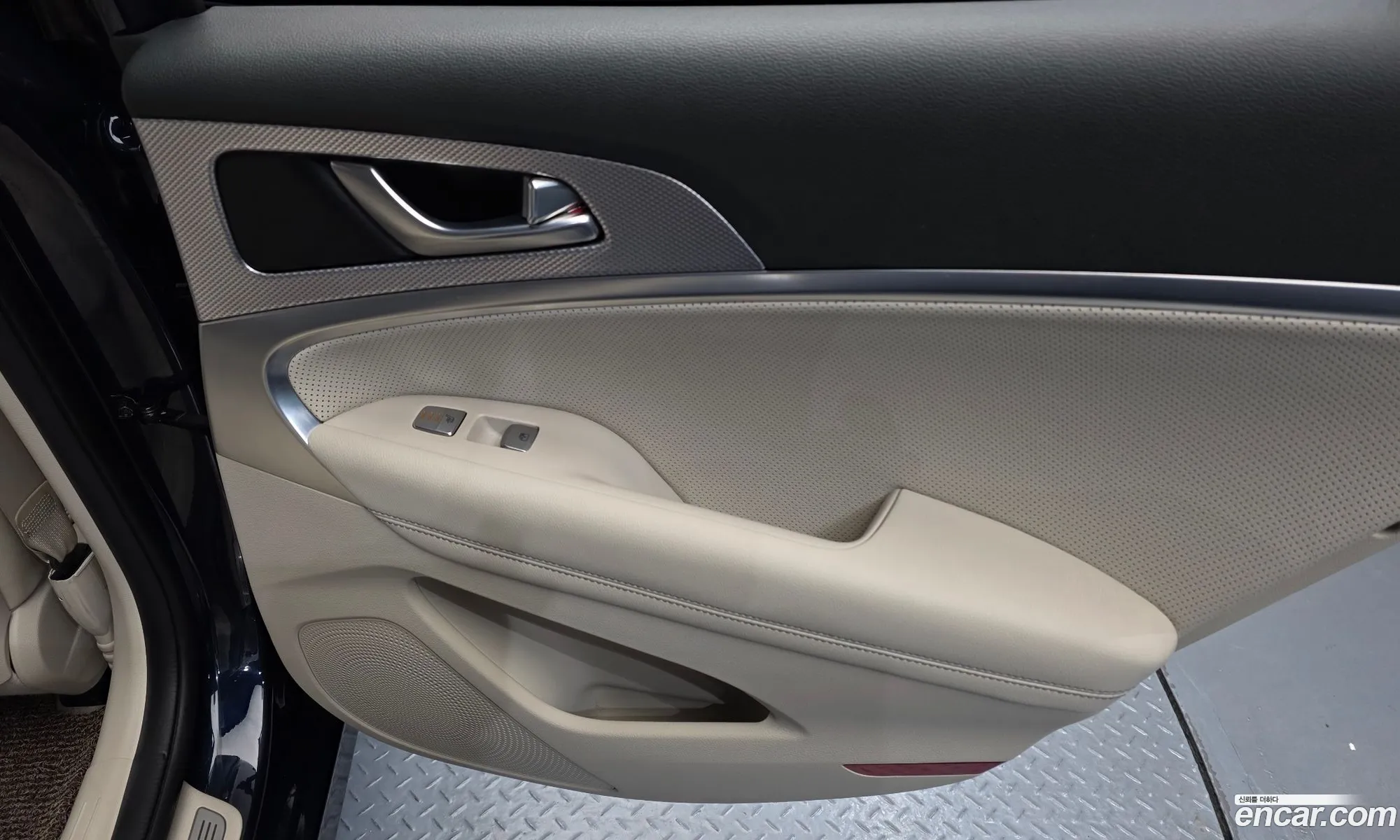 Genesis G70 2021 KMTG341ABMU088877 — 5