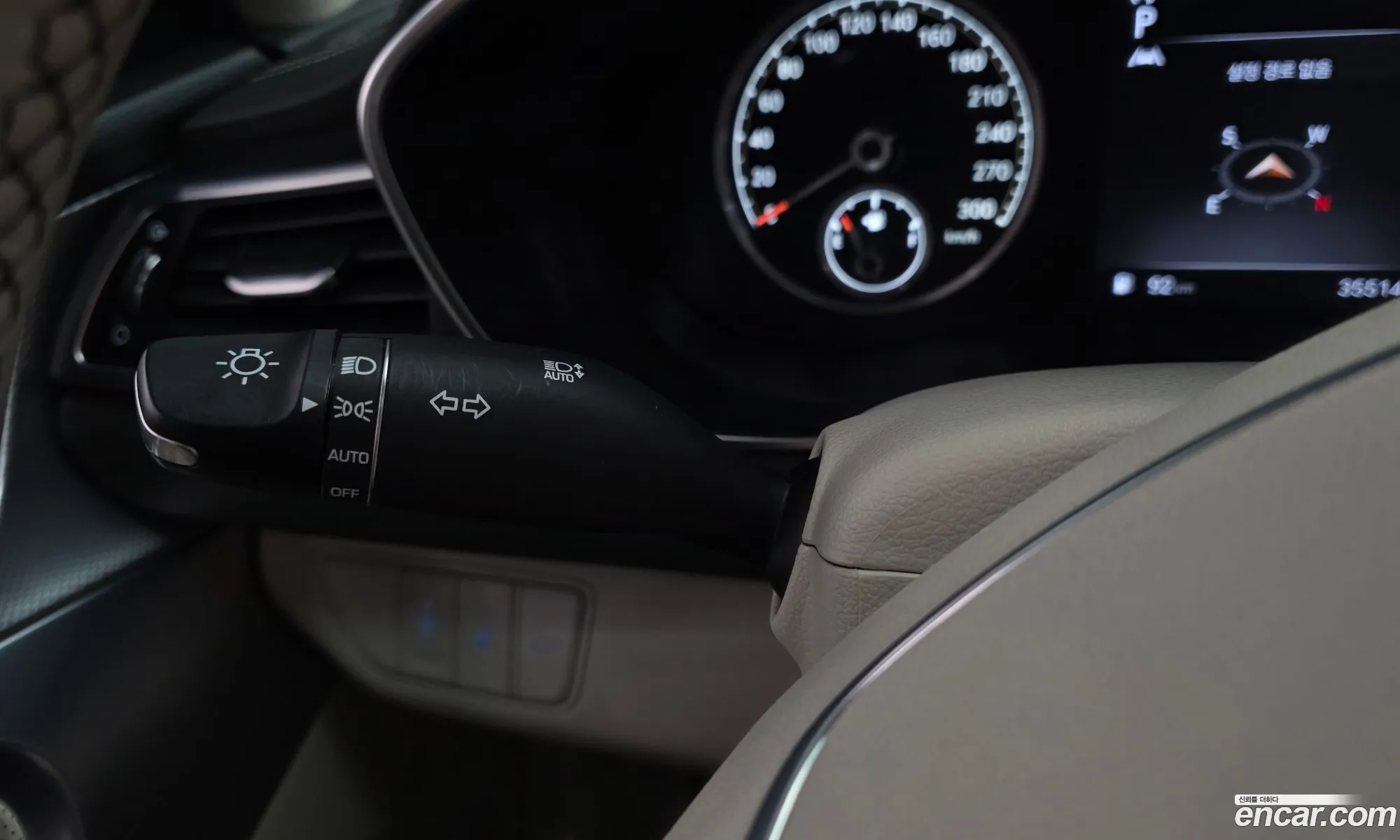 Genesis G70 2021 KMTG341ABMU088877 — 2