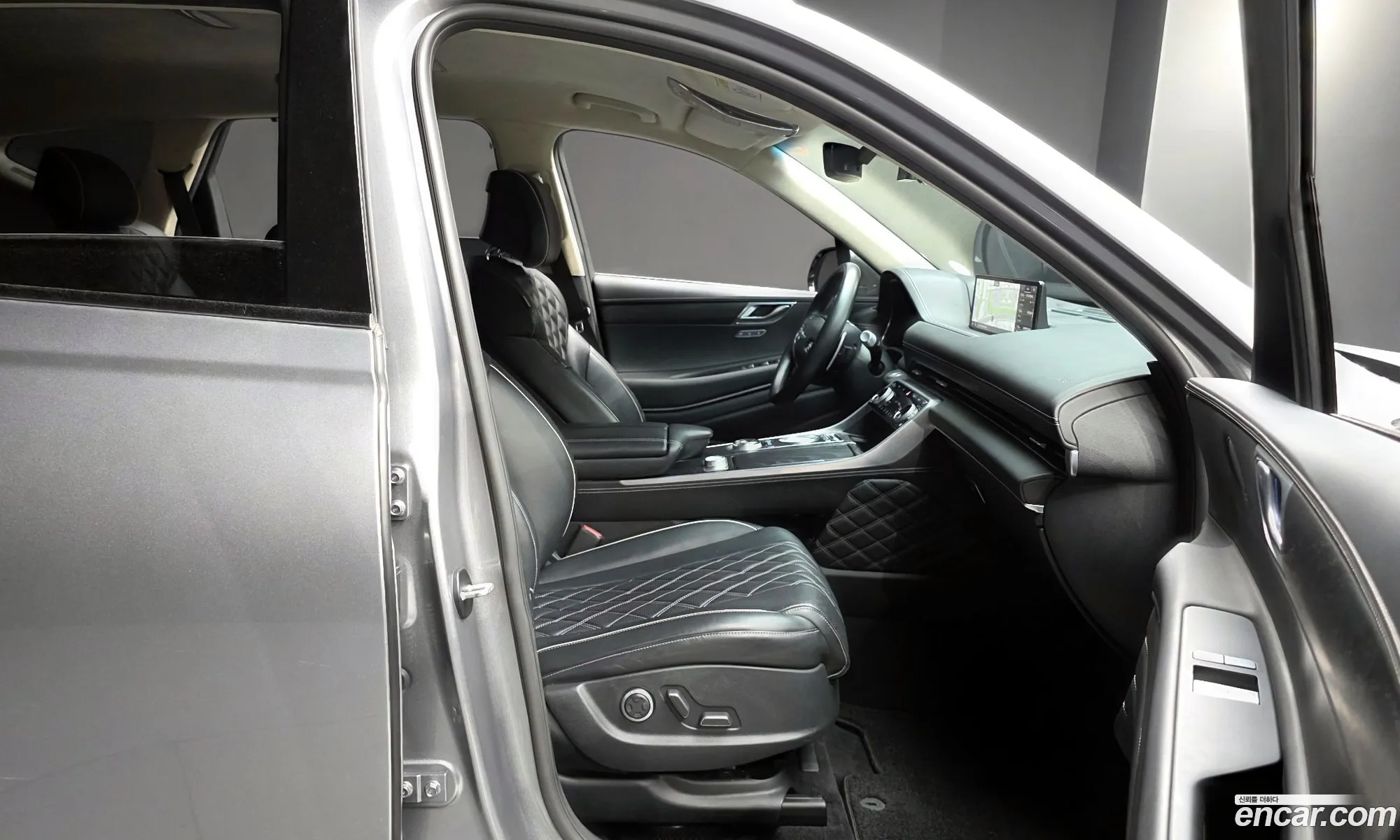 Genesis GV80 2020 KMTHB81DBLU031232 — 9