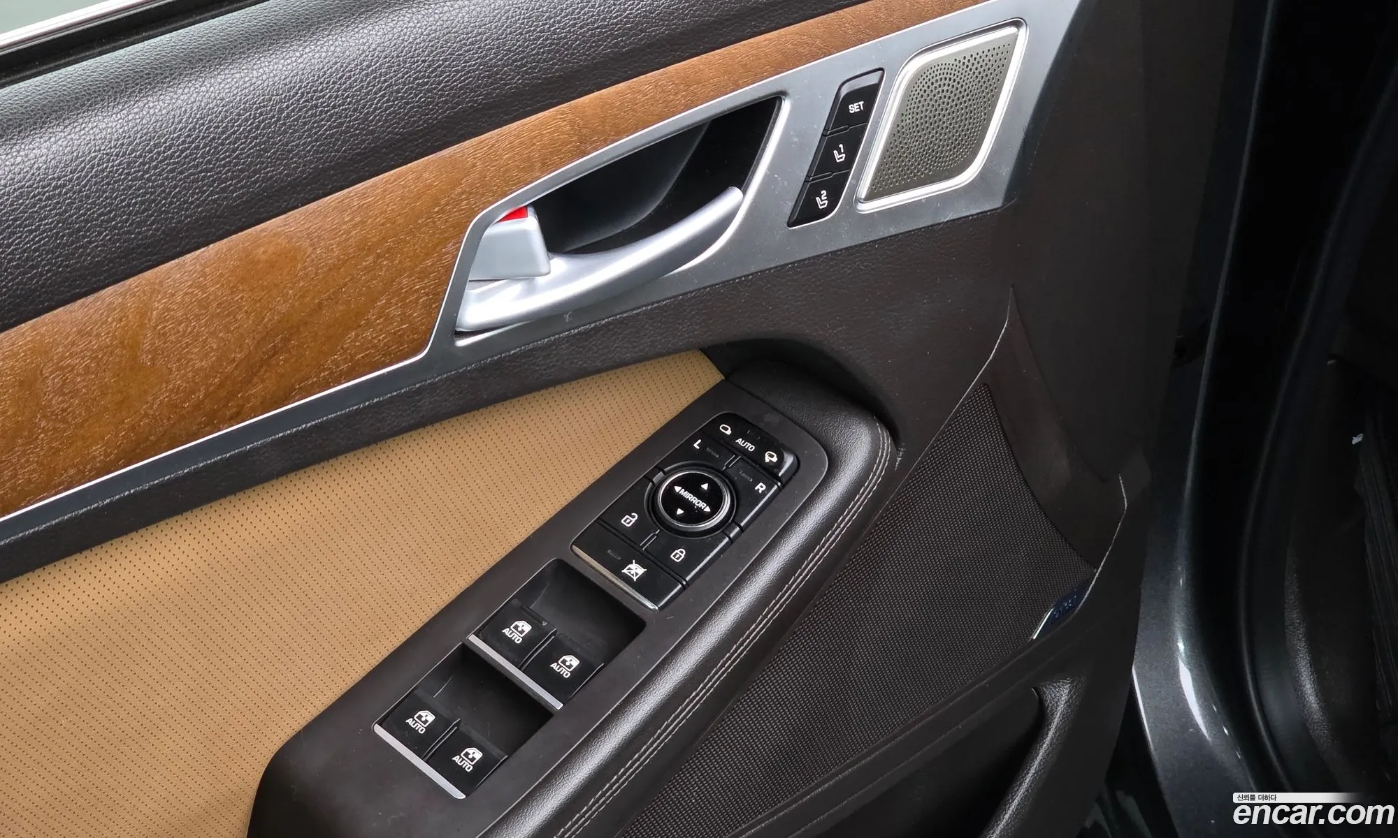 Genesis G80 2018 KMHGR41EDJU282364 — 16
