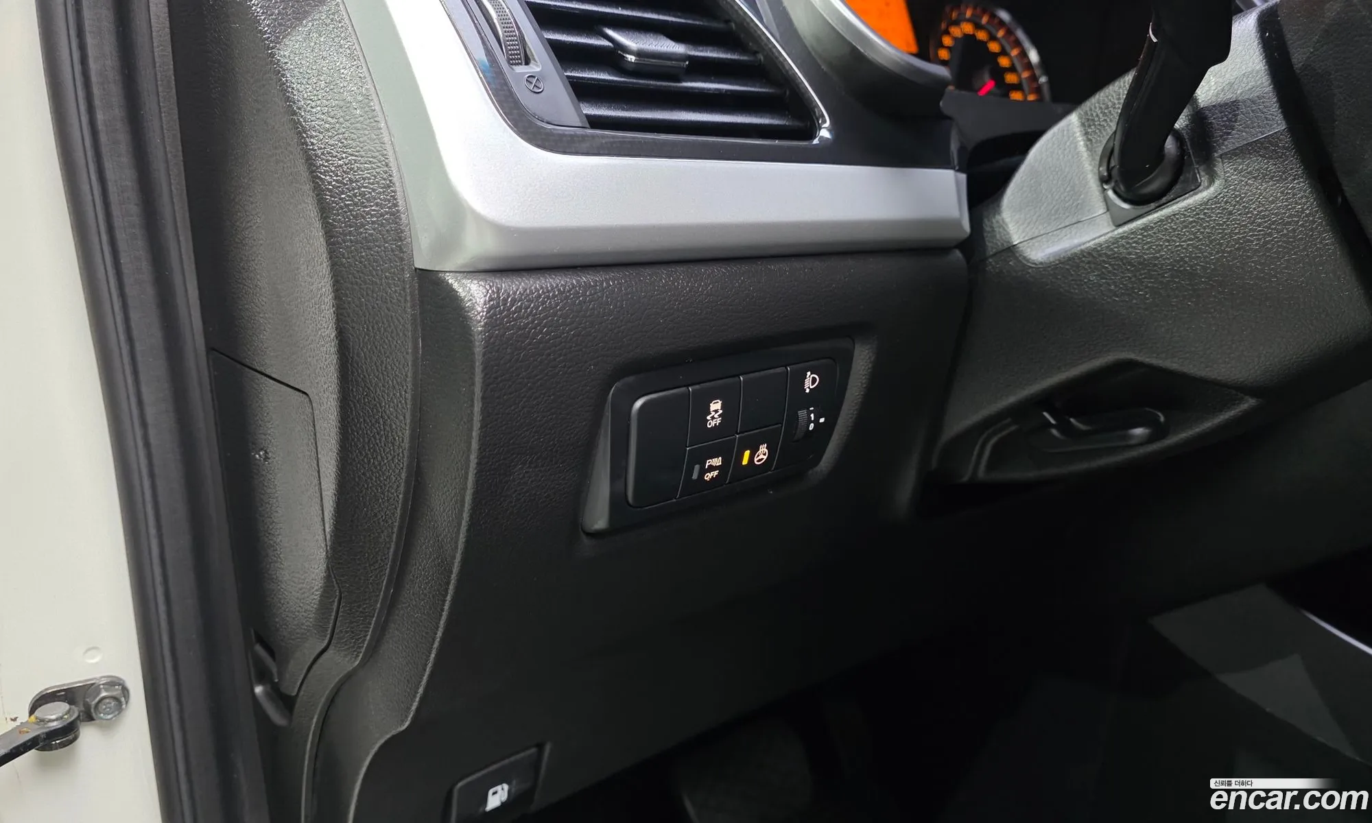 KG Mobility (SsangYong) Style Korando C 2017 — 17
