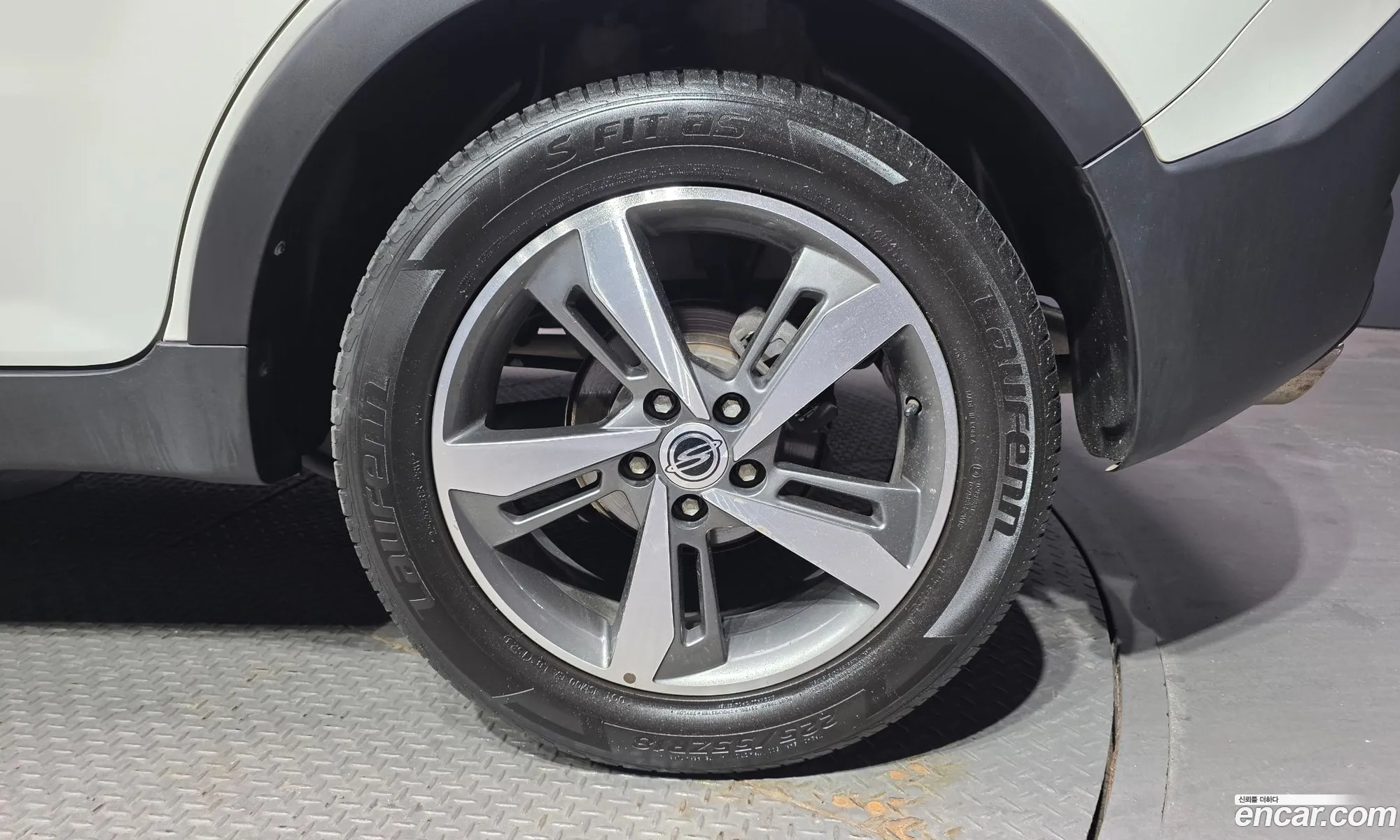 KG Mobility (SsangYong) Style Korando C 2017 — 24